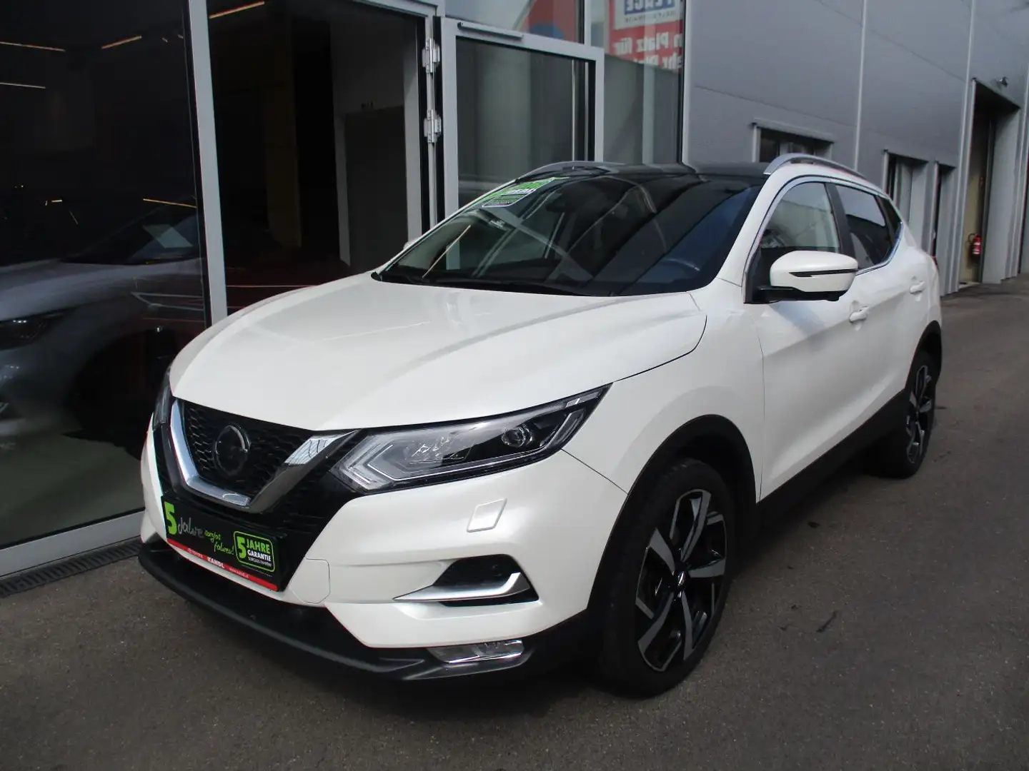 Nissan Qashqai 1.3 DIG-T Tekna LED+Pano+SD+SHZ+2xKlima Weiß - 2