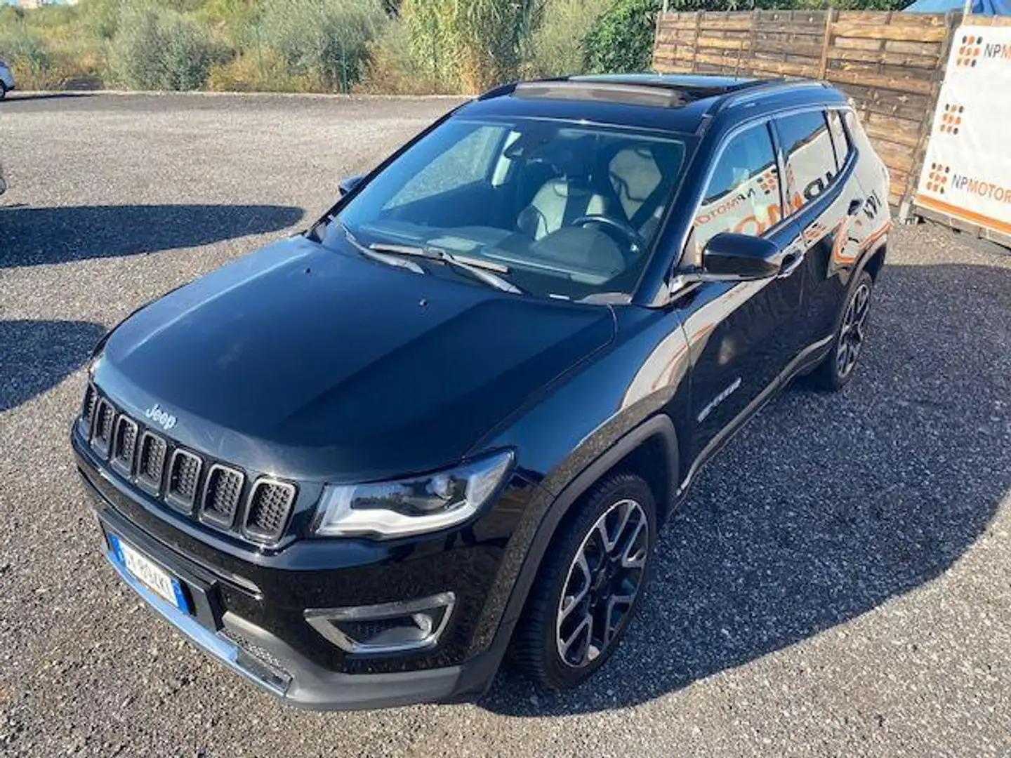 Jeep Compass 2.0 Mjt II aut. 4WD Night Eagle Zwart - 2