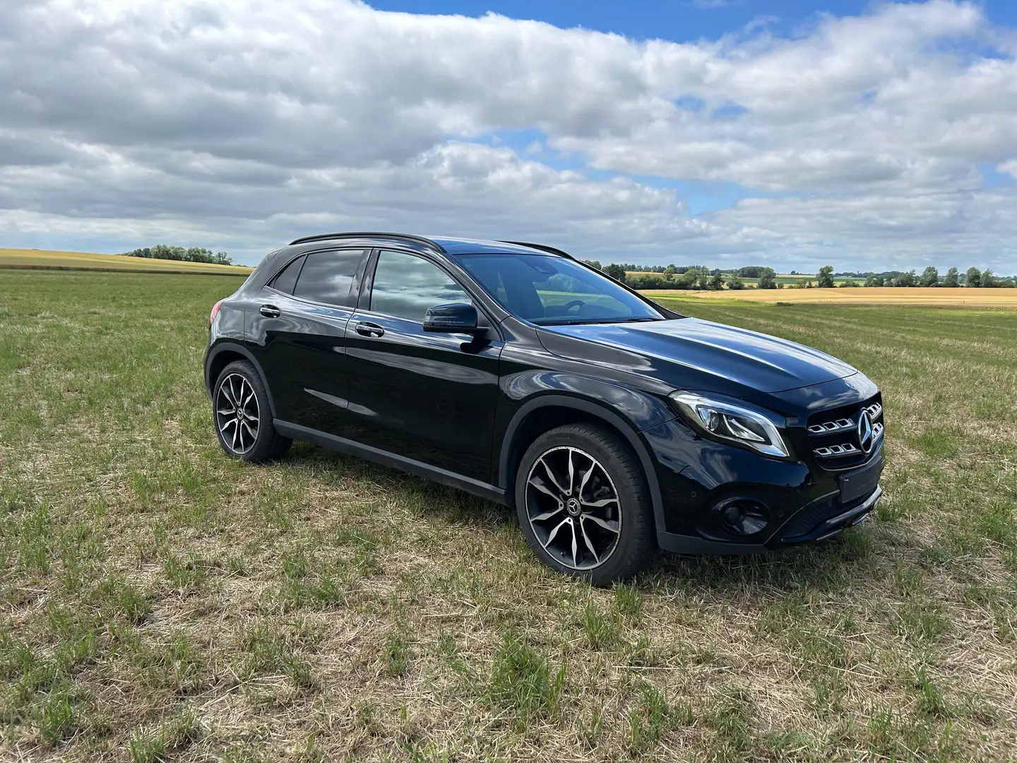 Mercedes-Benz GLA 180 GLA 180 Business Solution AMG (EU6.2) Noir - 2