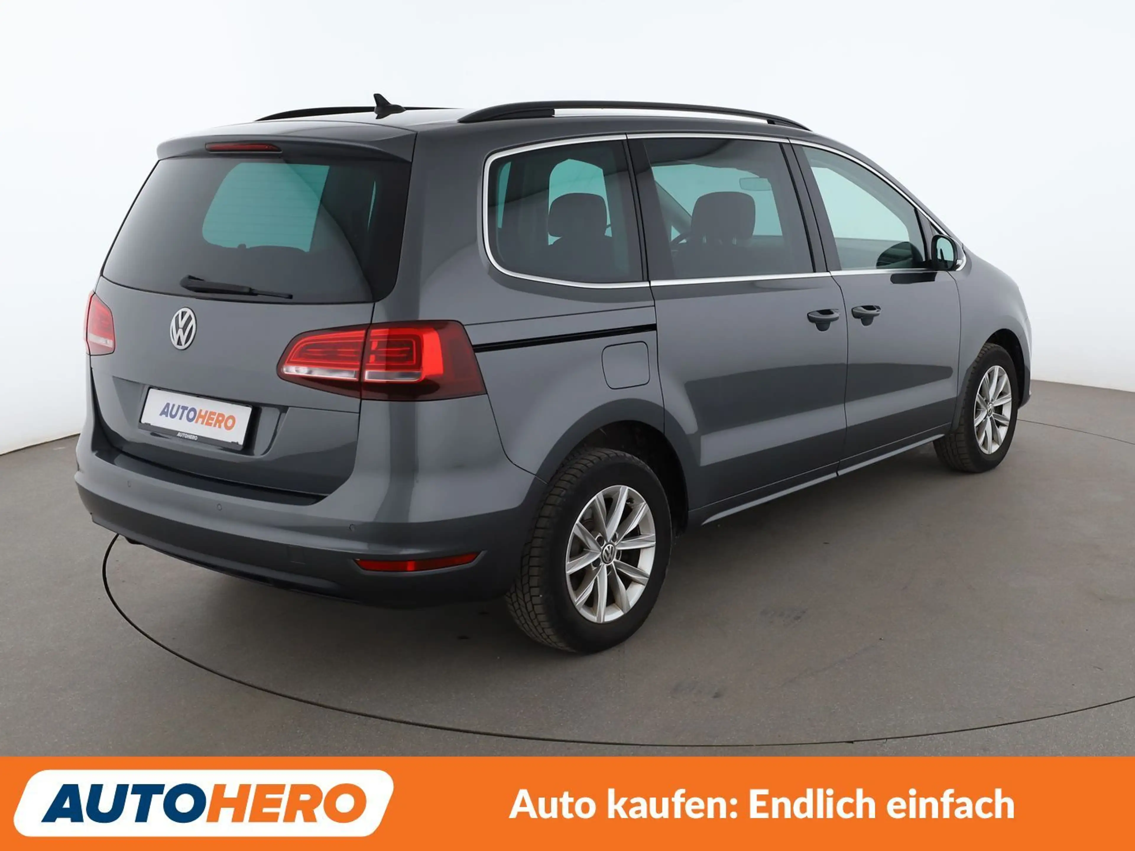 Volkswagen Sharan 2.0 TDI Comfortline BlueMotion Tech*PDC* — photo 6