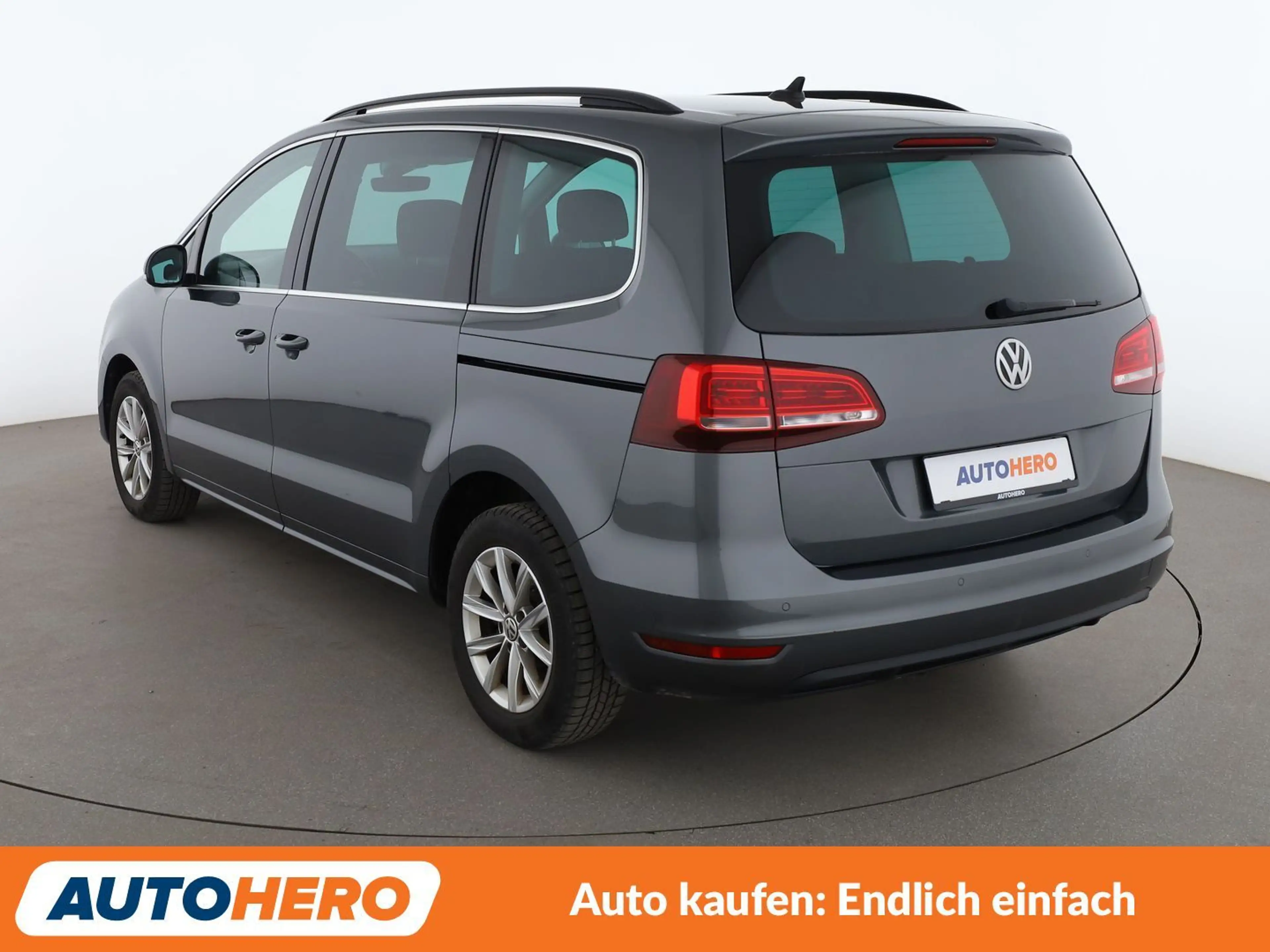 Volkswagen Sharan 2.0 TDI Comfortline BlueMotion Tech*PDC* — photo 4