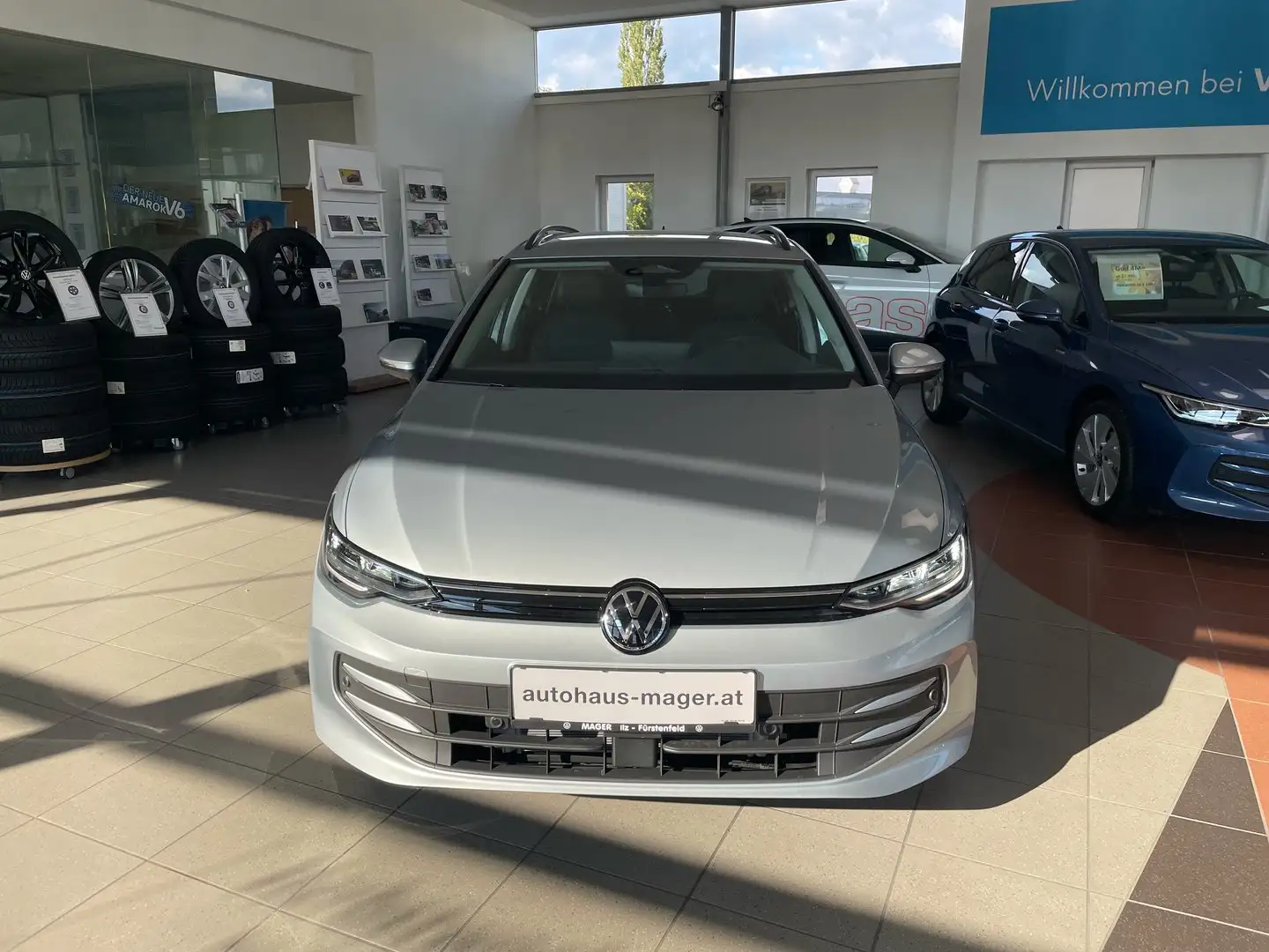Volkswagen Golf Variant Business mHeV DSG Silber - 2
