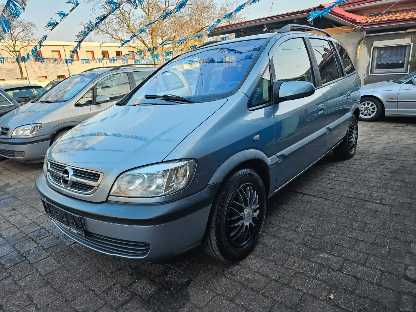 Opel Zafira 1.6 Tüv Neu 04.2026 7-Sitzer Klima Grijs - 1