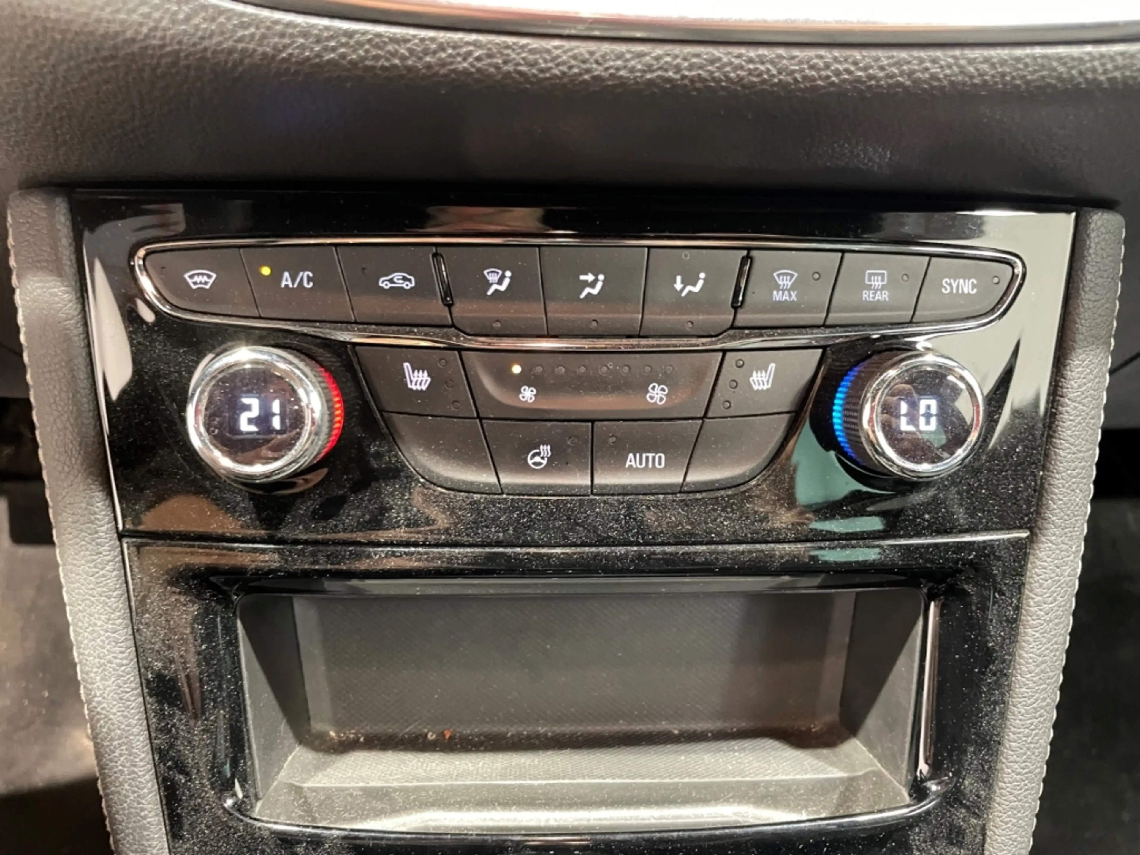 Opel Astra K Sports Tourer Ultimate EU6d Navi LED Rückfahrkam — photo 10