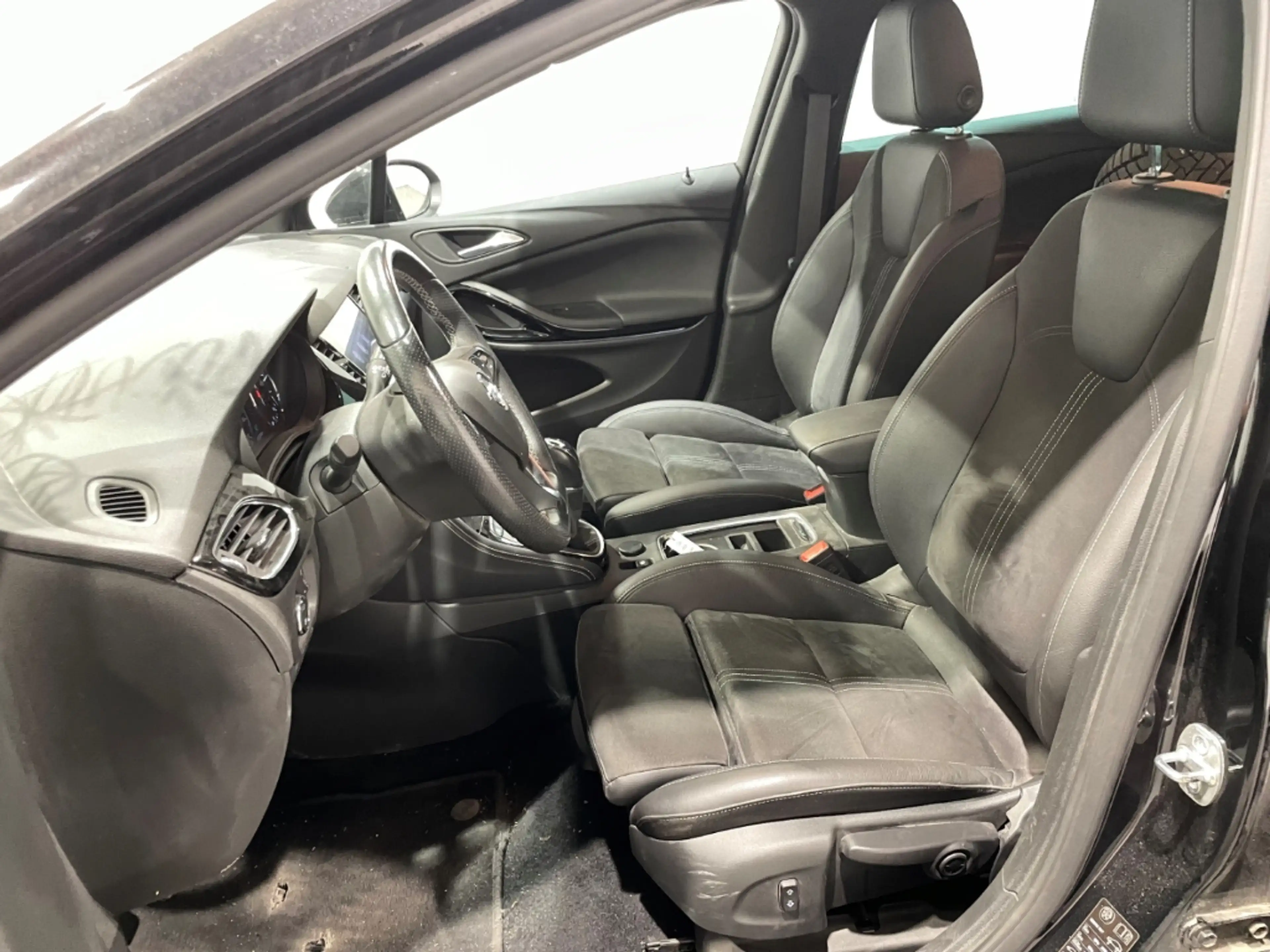 Opel Astra K Sports Tourer Ultimate EU6d Navi LED Rückfahrkam — photo 6