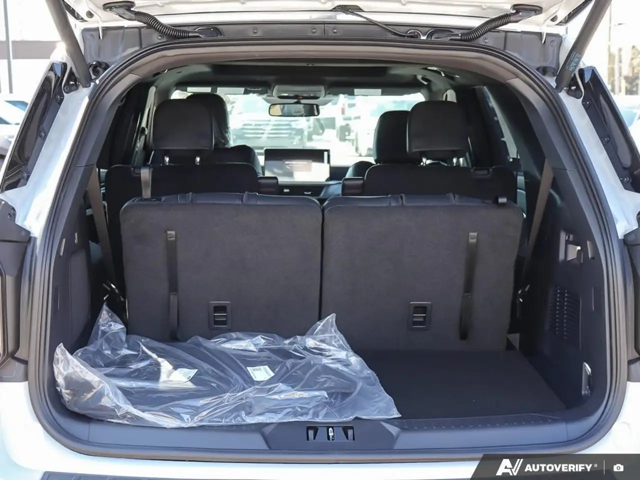 Ford Explorer снимка Ford Explorer