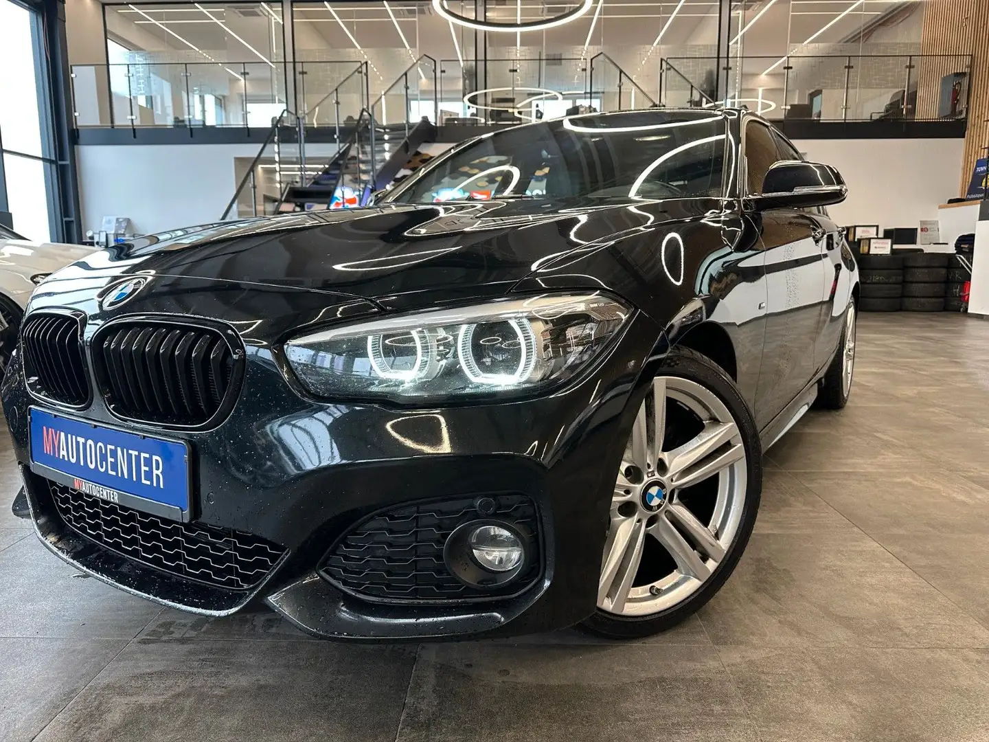 BMW 120 i Edition M Sport Shadow *Navi*Klima*SHZ*LED Schwarz - 1
