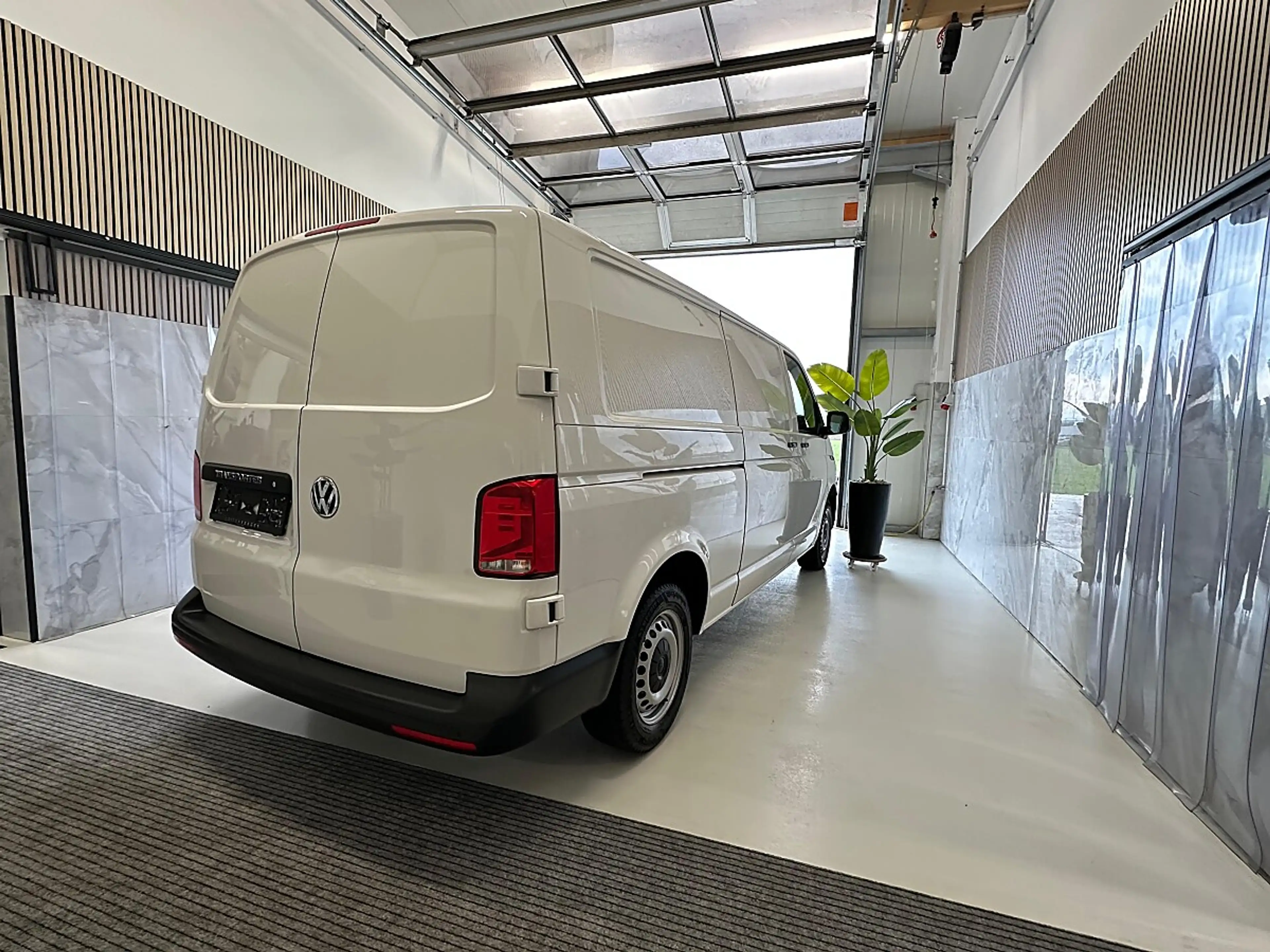 Volkswagen T6.1 Transporter 2.0 TDI lang Flügel 2H1 Servotronic, Einparkhi... — photo 6
