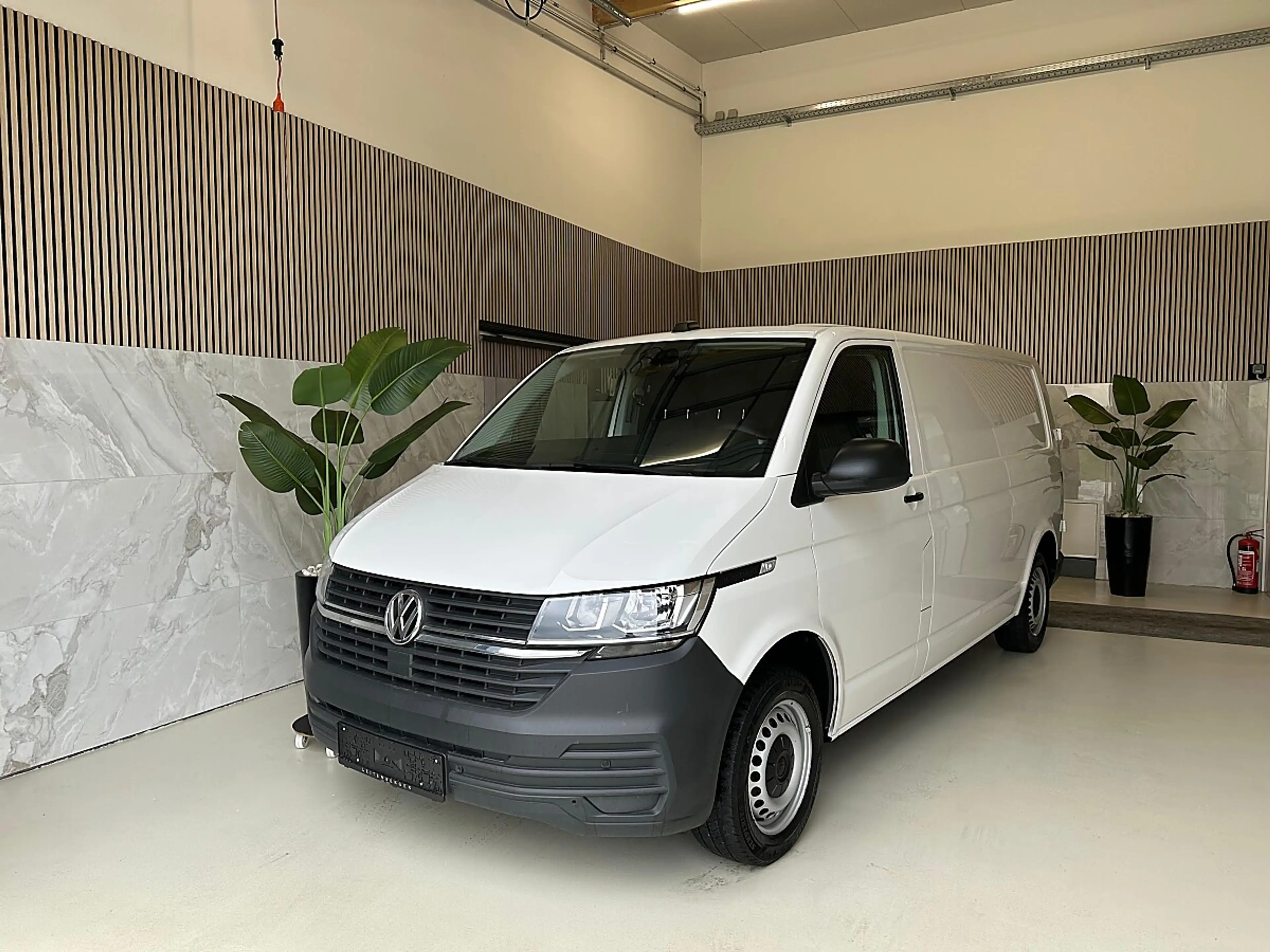 Volkswagen T6.1 Transporter 2.0 TDI lang Flügel 2H1 Servotronic, Einparkhi... — photo 2