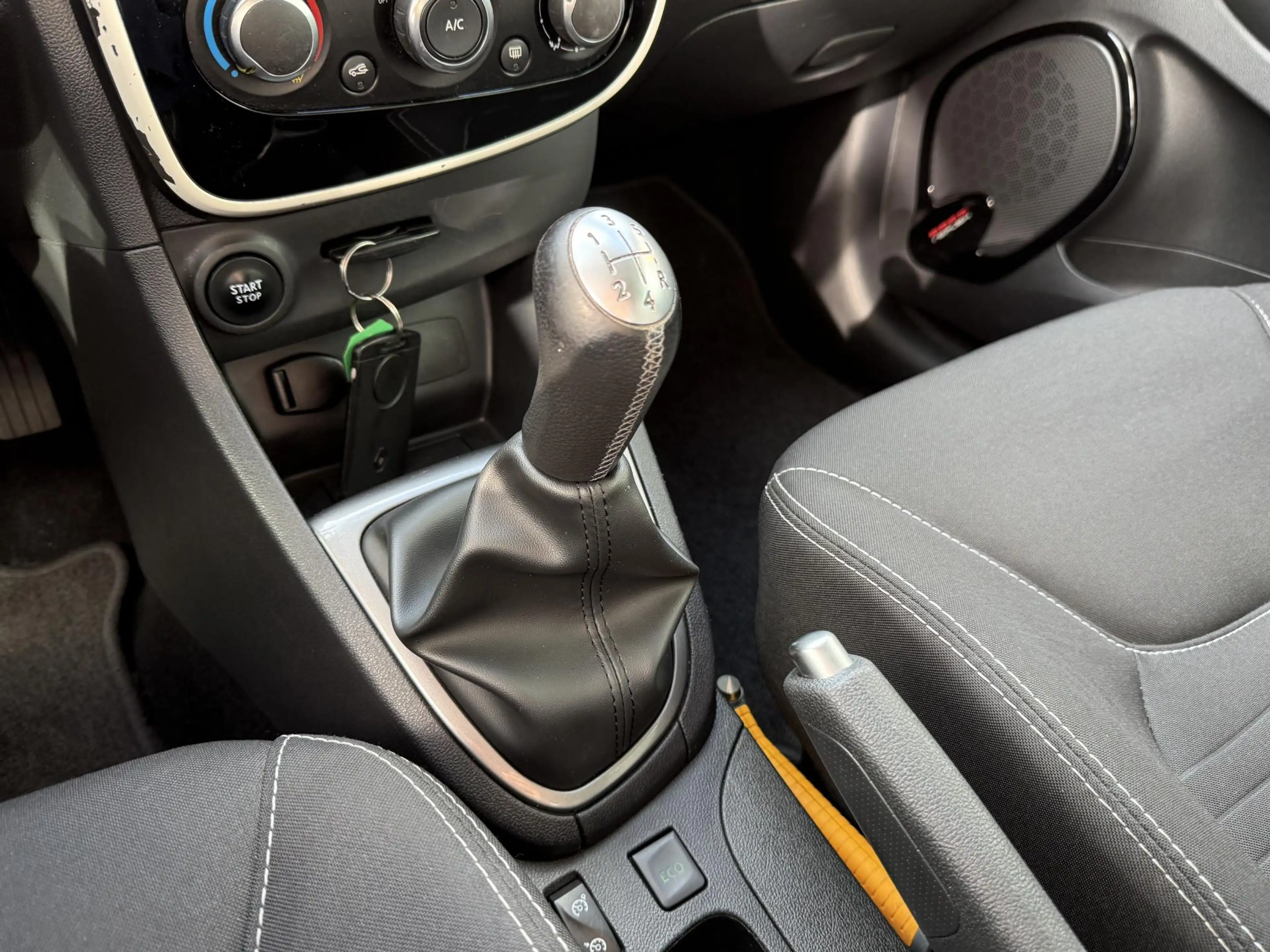 Renault Clio 0.9 TCe Limited | NAP | Dealer onderhouden | Trekh — photo 18