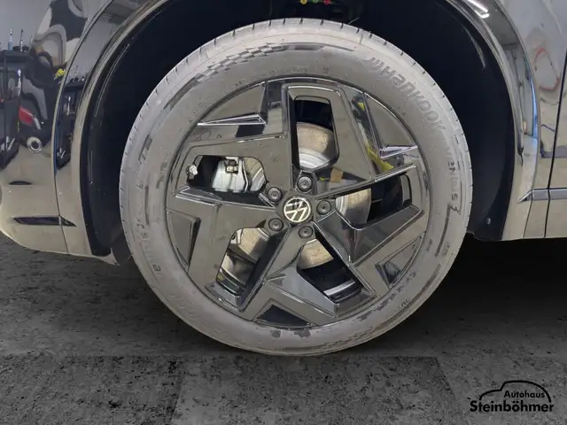 Volkswagen Tiguan view 13