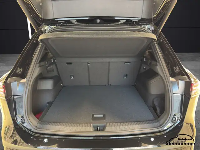 Volkswagen Tiguan view 6