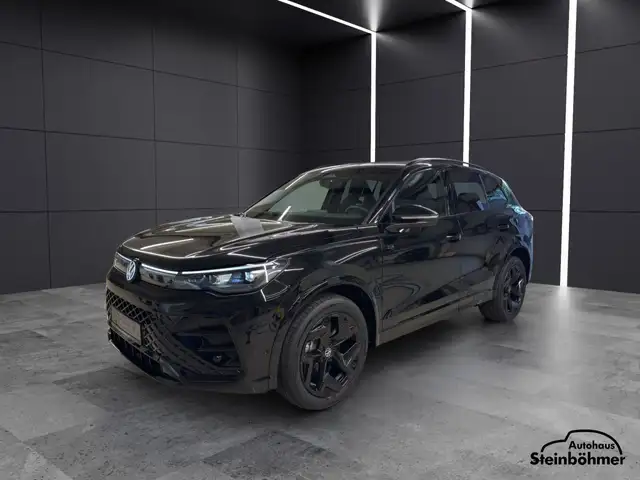 Volkswagen Tiguan view 2