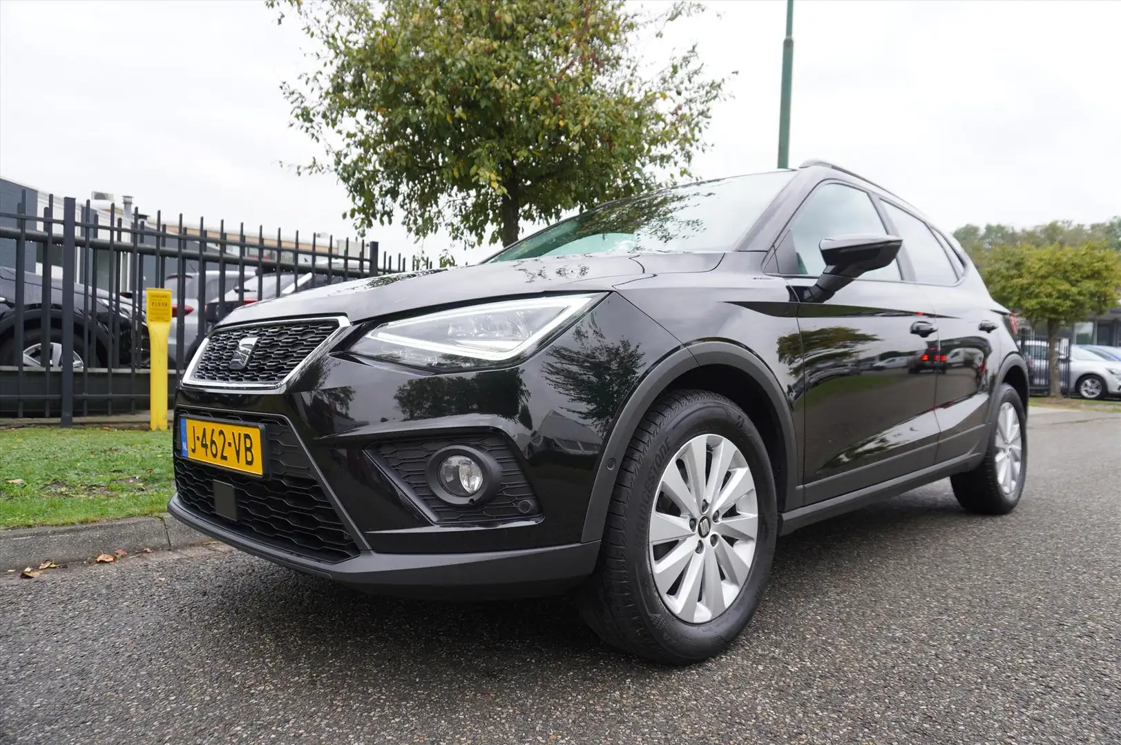 SEAT Arona 1.0 TSI 115pk FR Business Intense Apple Carplay Tr Zwart - 1