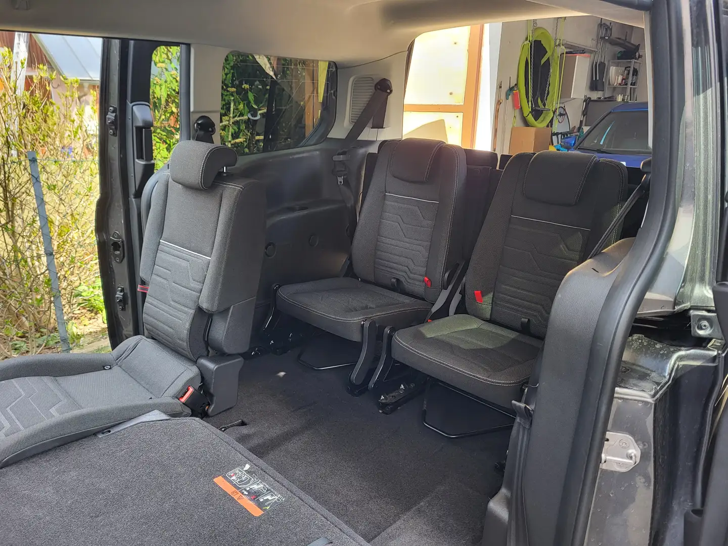 Ford Grand Tourneo Grand+Tourneo+Connect L2 +1.5+TDCi+Titanium Gris - 2
