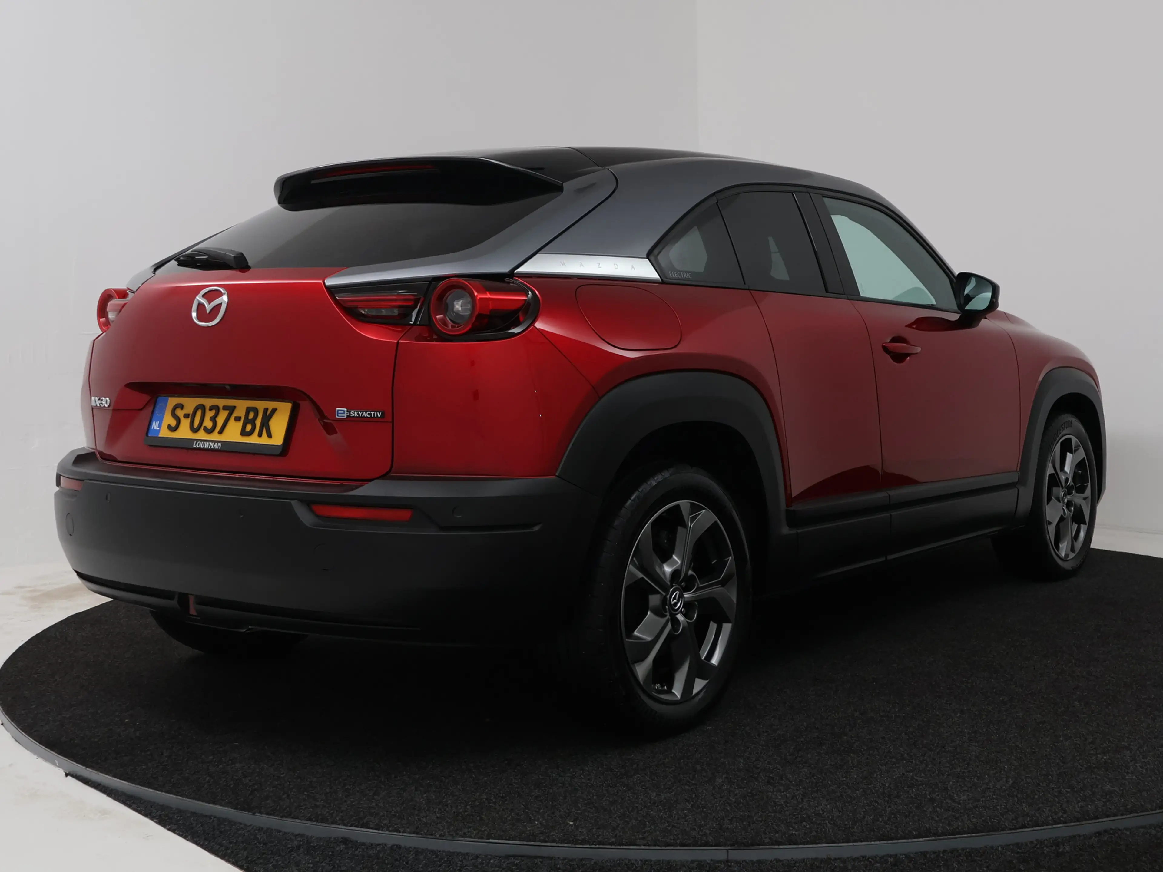 Mazda MX-30 e-SkyActiv 145 First Edition 36 kWh | Stoelgeheuge — photo 2