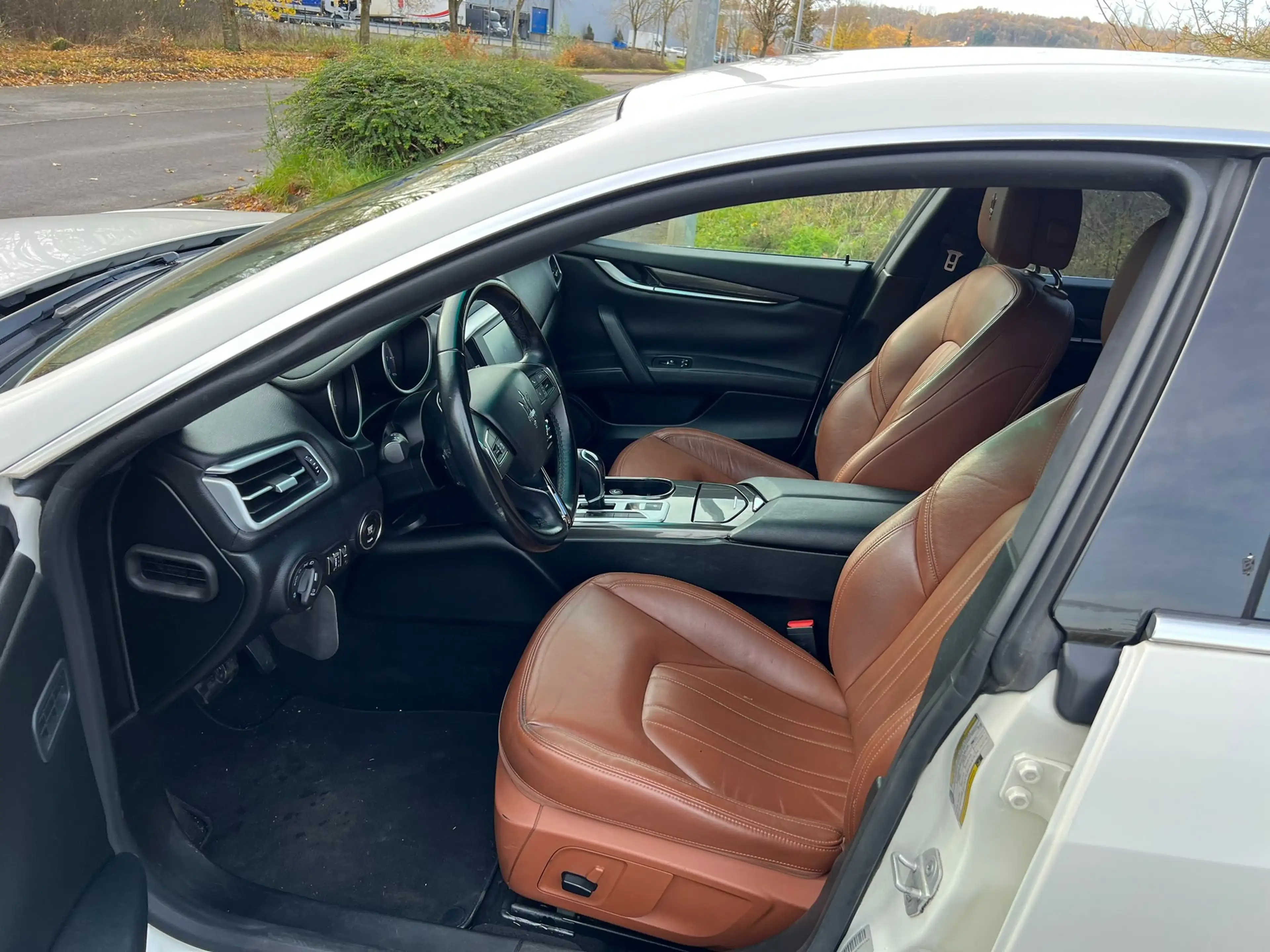 Maserati Ghibli 3.0 V6 BiTurbo GranSport — photo 7