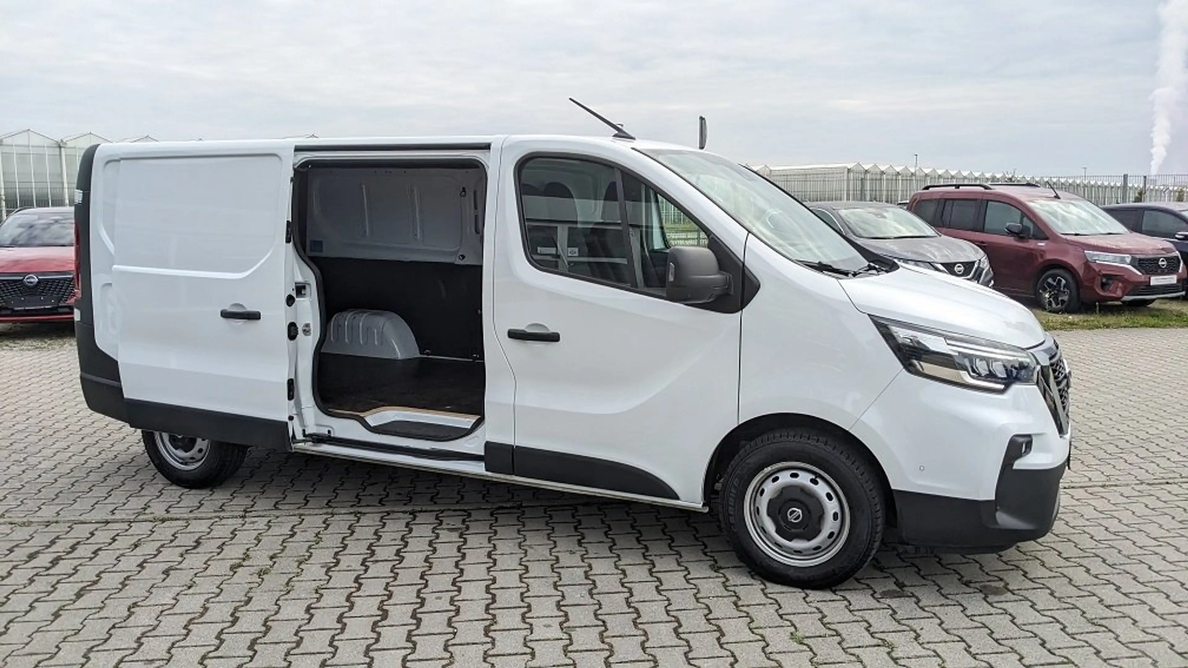 Nissan Primastar Primastar dCi 150 L2H1 3,0 dCi 150 DCT N-Connecta — photo 4