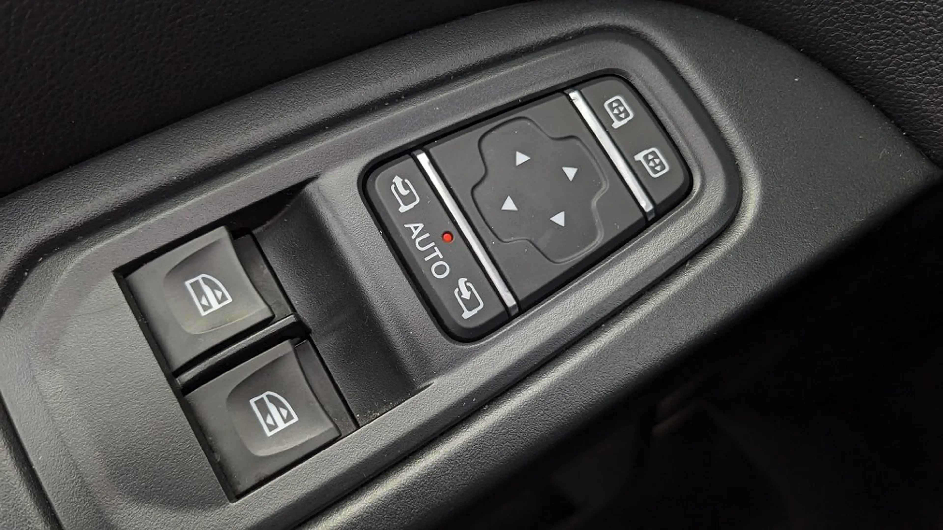 Nissan Primastar Primastar dCi 150 L2H1 3,0 dCi 150 DCT N-Connecta — photo 15