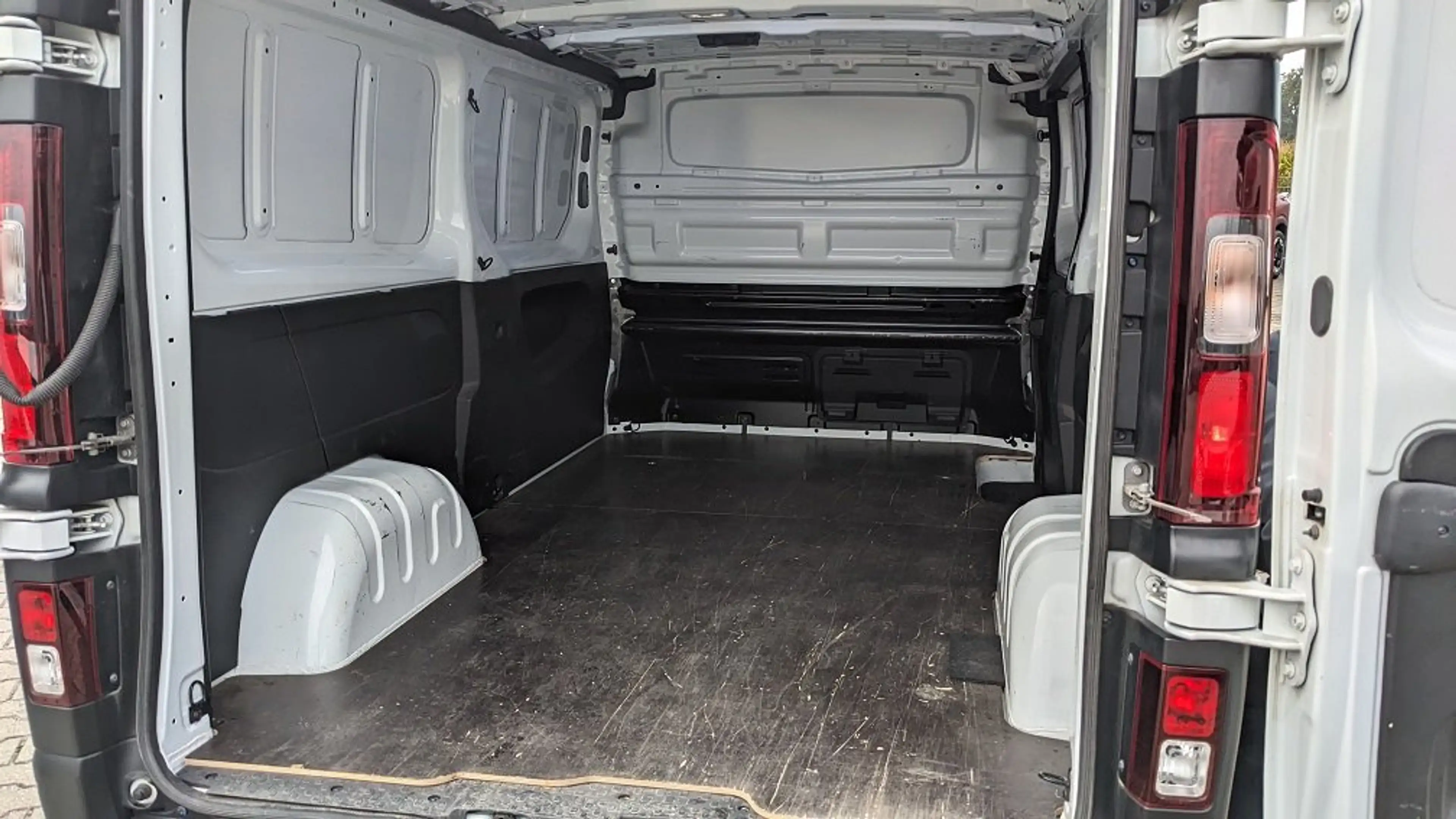 Nissan Primastar Primastar dCi 150 L2H1 3,0 dCi 150 DCT N-Connecta — photo 6