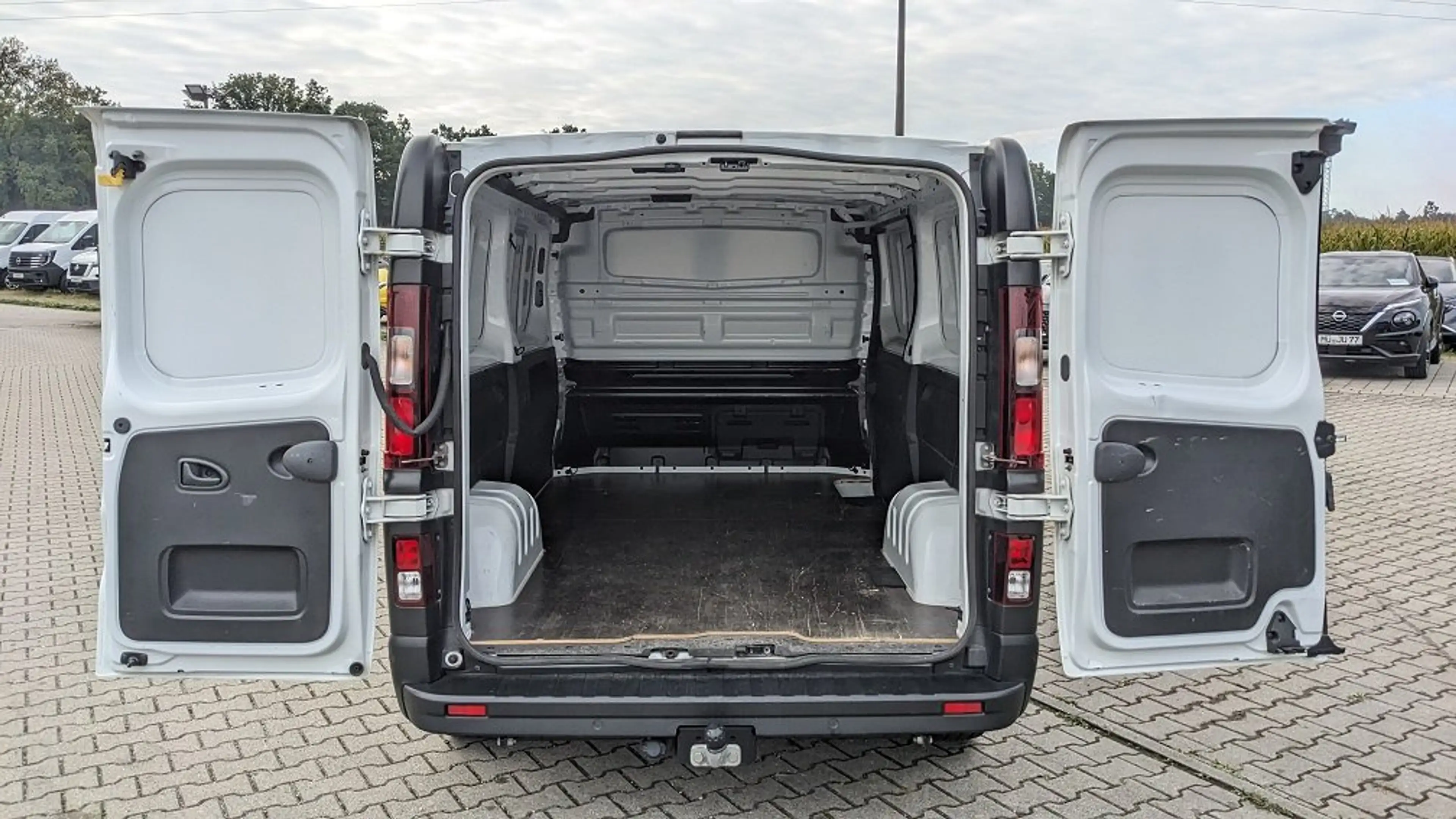 Nissan Primastar Primastar dCi 150 L2H1 3,0 dCi 150 DCT N-Connecta — photo 5
