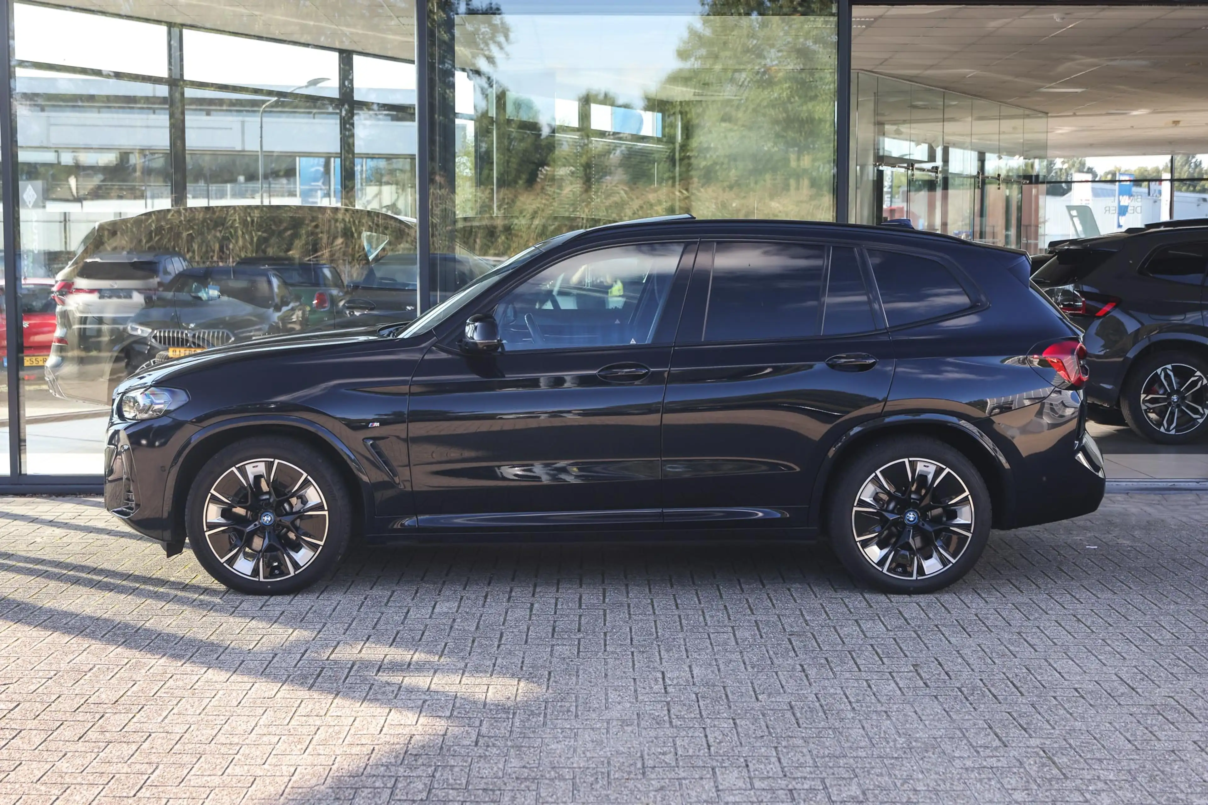 BMW iX3 High Executive / Trekhaak / Comfort Access / Head- — photo 8
