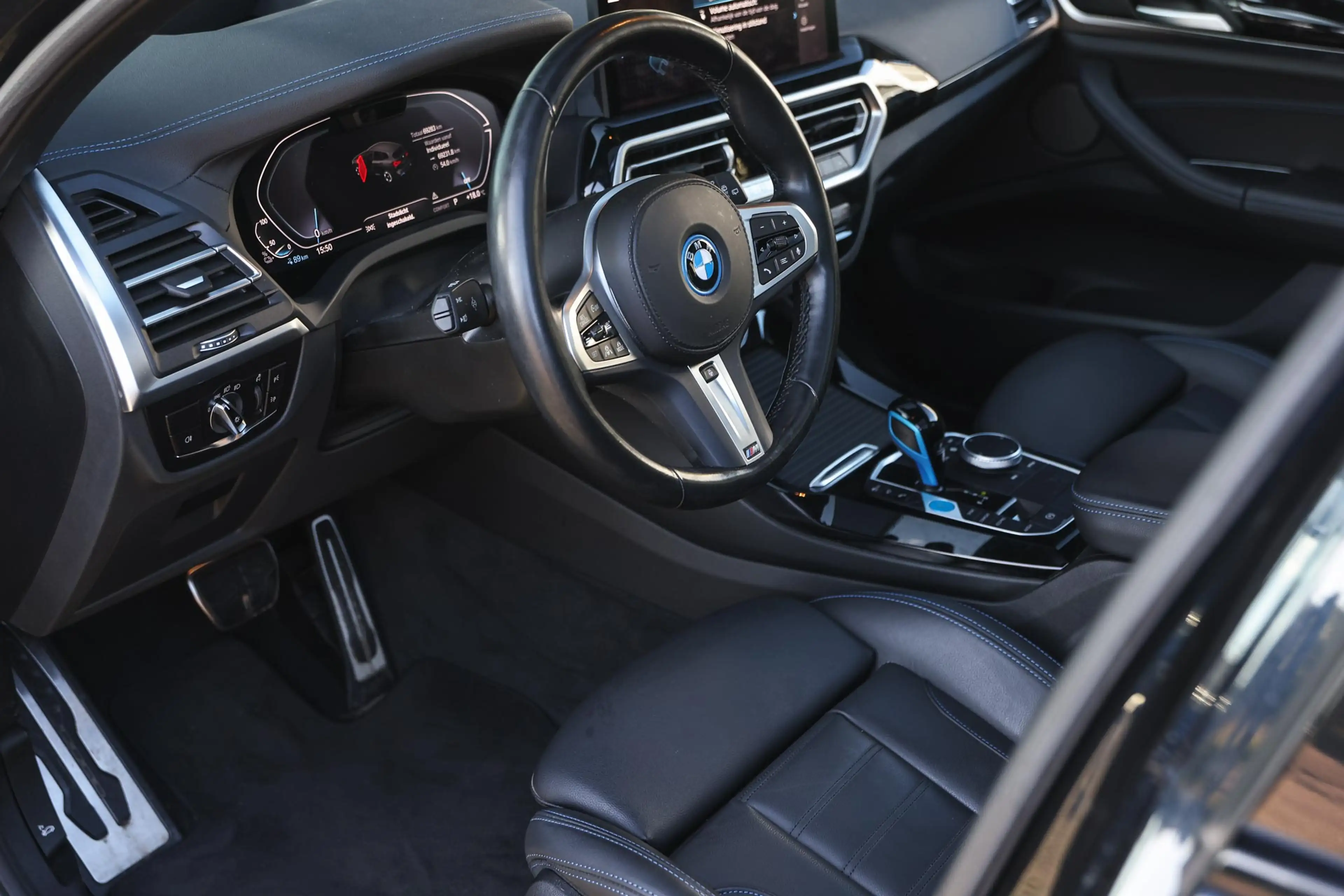 BMW iX3 High Executive / Trekhaak / Comfort Access / Head- — photo 12