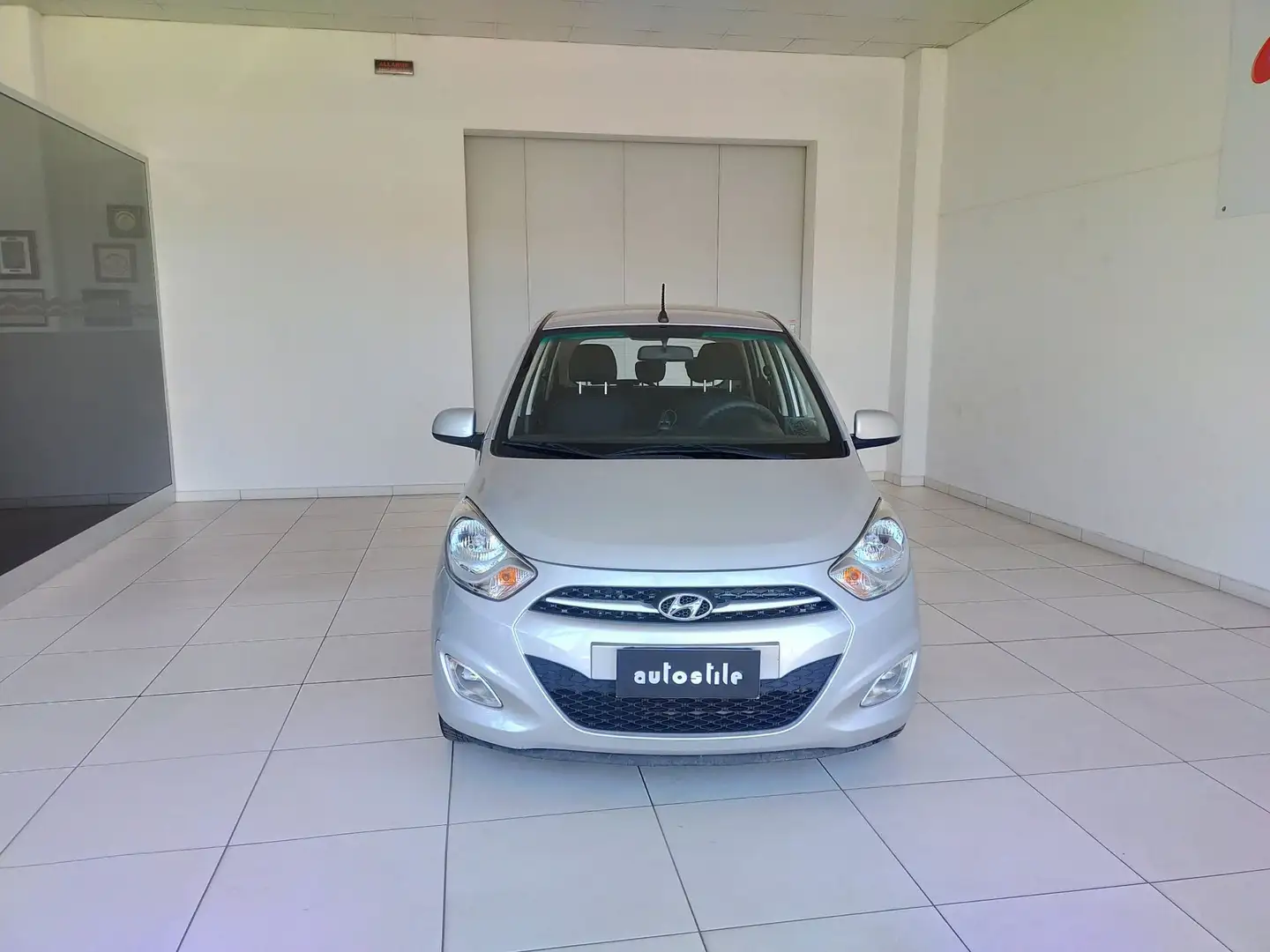 Hyundai i10 i10 1.1 12V Econext Classic Plus GPL Grijs - 2