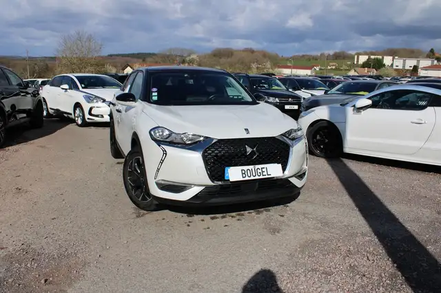 DS Automobiles DS 3 Crossback ESSENCE SO CHIC 130 CV BOITE AUTO EAT8 CAMÉRA 180 FULL LEDS RÉGULATEUR BLUETOOTH