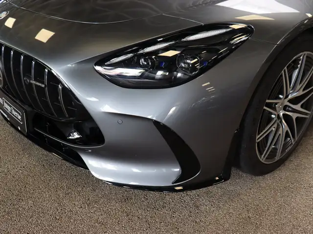 Mercedes-Benz Amg GT view 5