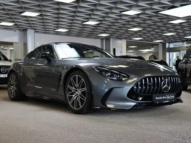 Mercedes-Benz Amg GT view 4