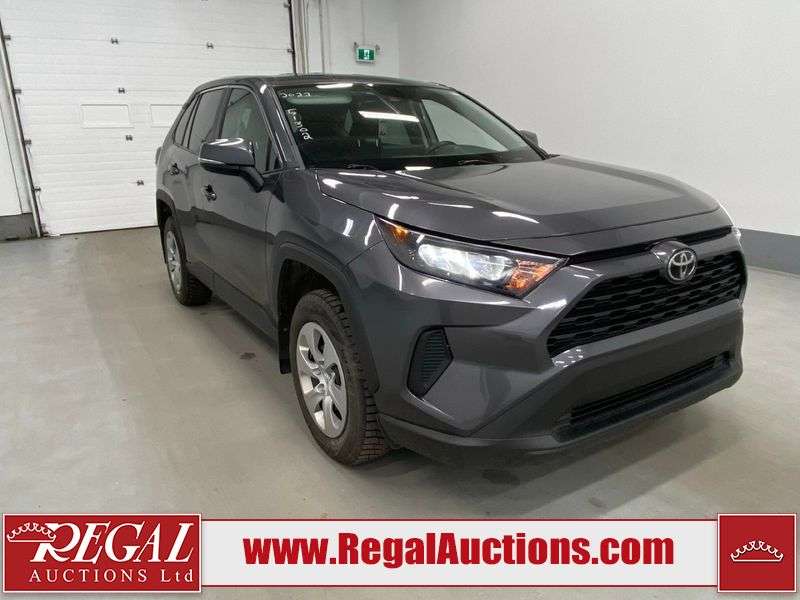 2022 Toyota RAV4 LE — снимка 1