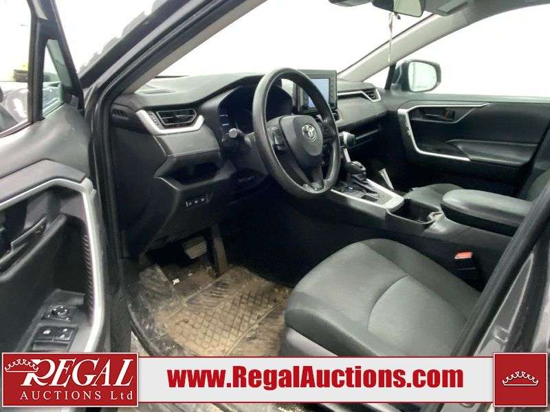 2022 Toyota RAV4 LE — снимка 1