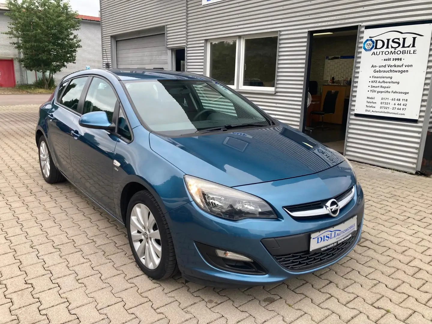 Opel Astra J Lim. 5-trg.1,4TurboActive,Klimaautomatik Blau - 1