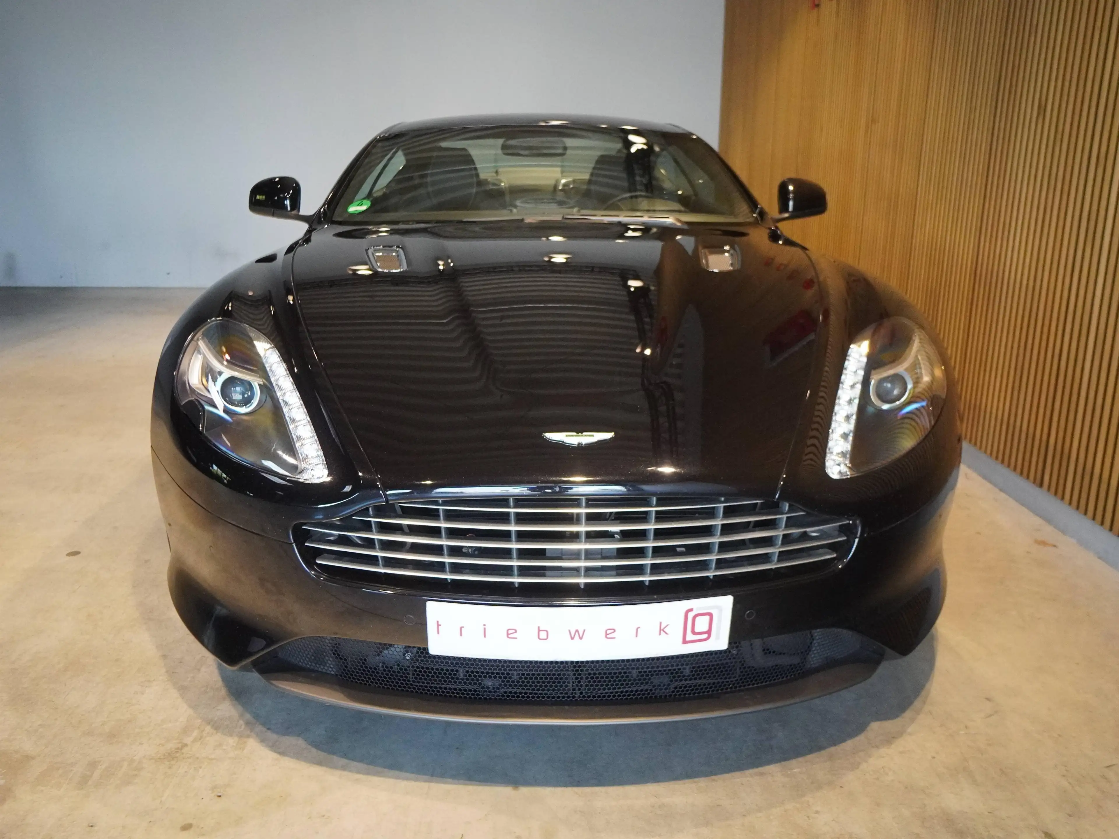 Aston Martin Virage Coupe 6.0 V12-BRD FZG-U-frei-Top Zustand — photo 15