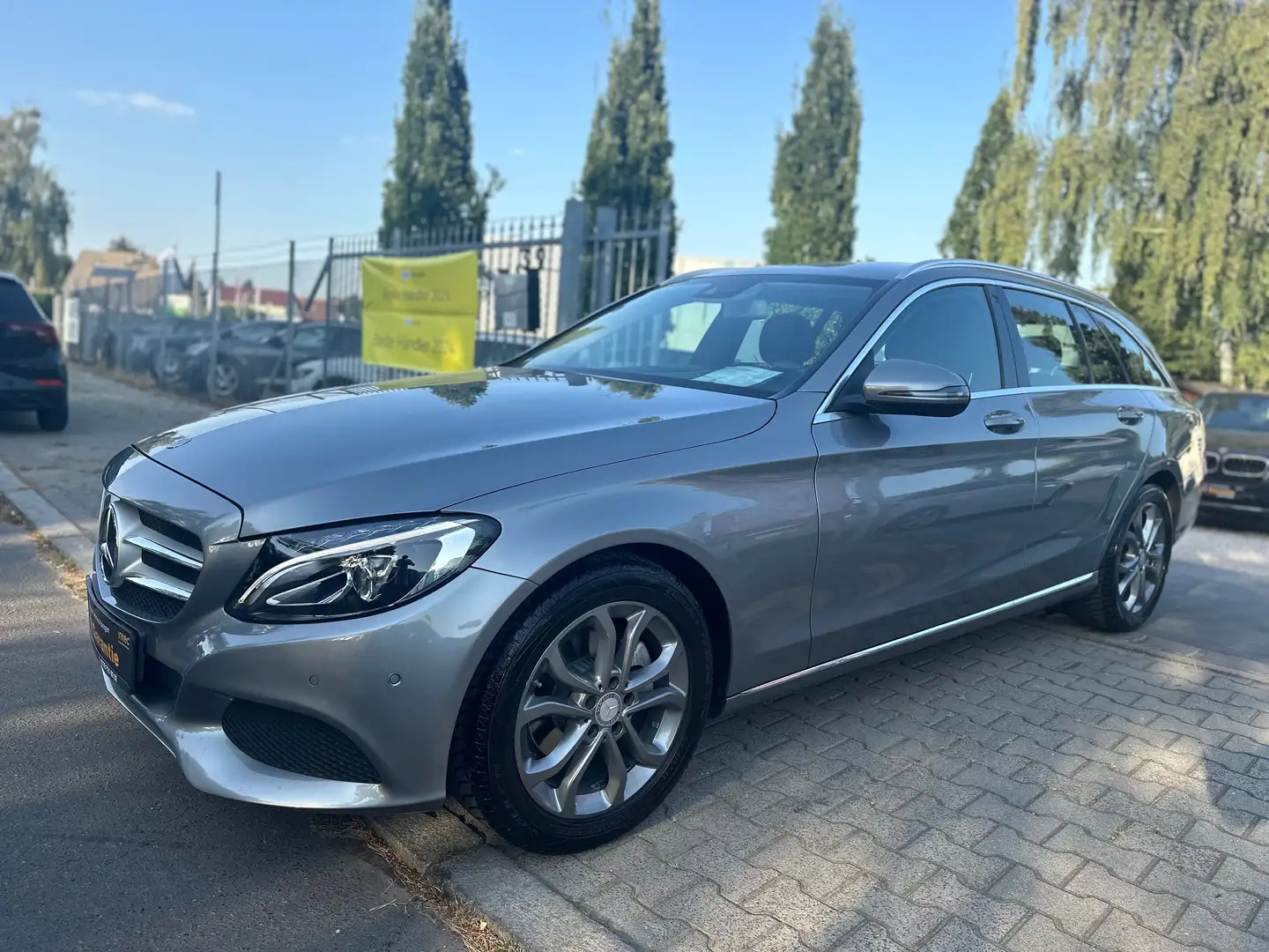 Mercedes-Benz C 180 T CGI,AUTOMATIK,NAVI,99.TKM !! LED,TEILLEDER,TOP ! Gris - 1