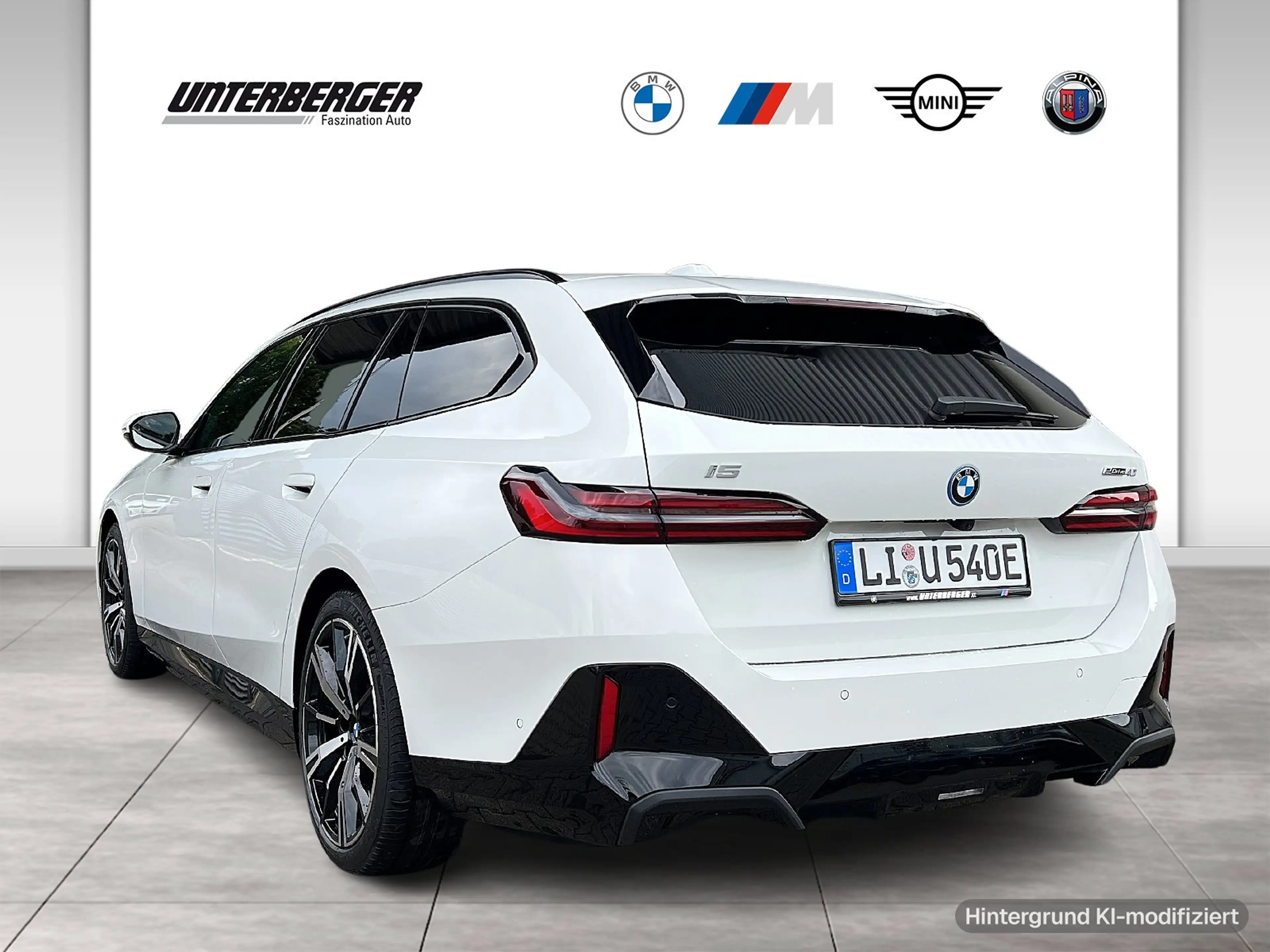 BMW i5 eDrive40 Touring M Sportpaket HK HiFi DAB — photo 4