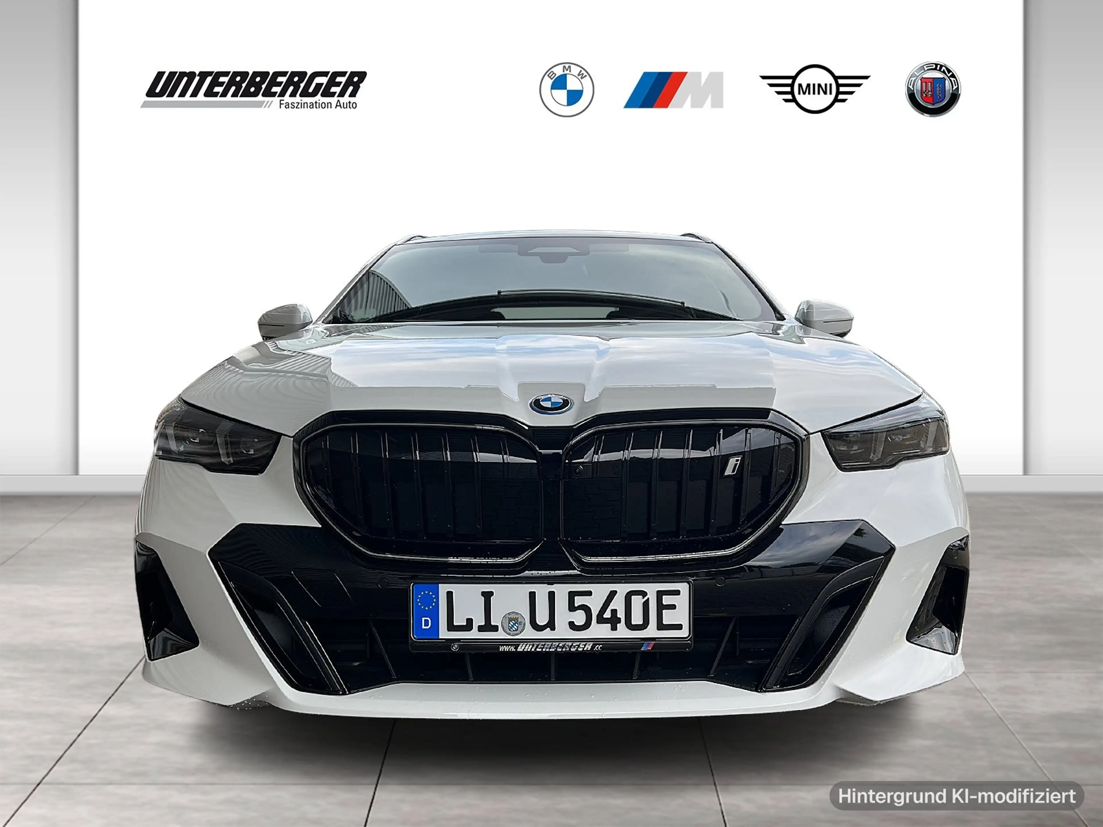 BMW i5 eDrive40 Touring M Sportpaket HK HiFi DAB — photo 2