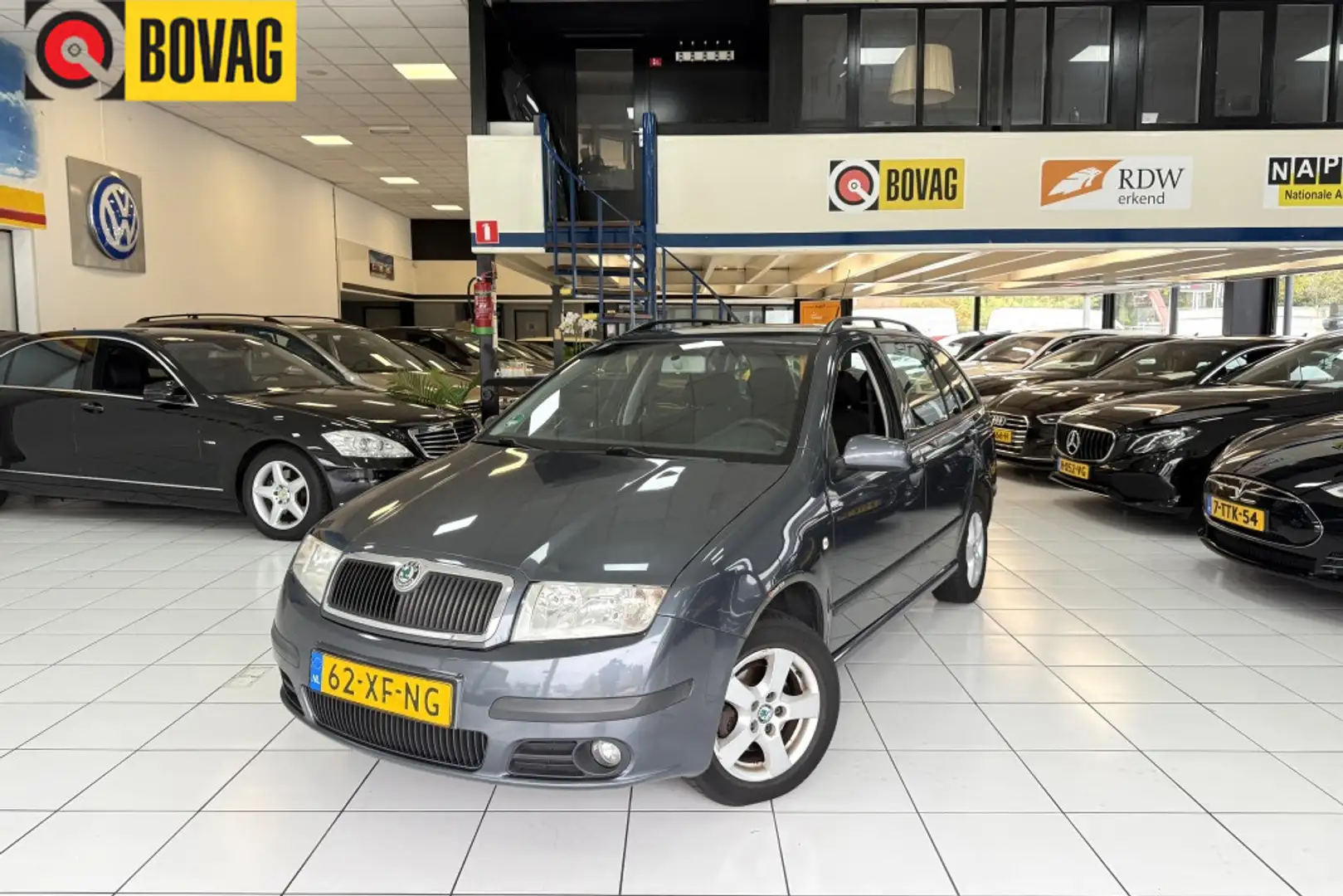 Skoda Fabia Combi 1.4-16V Elegance Automaat Bovag Garantie Gris - 1