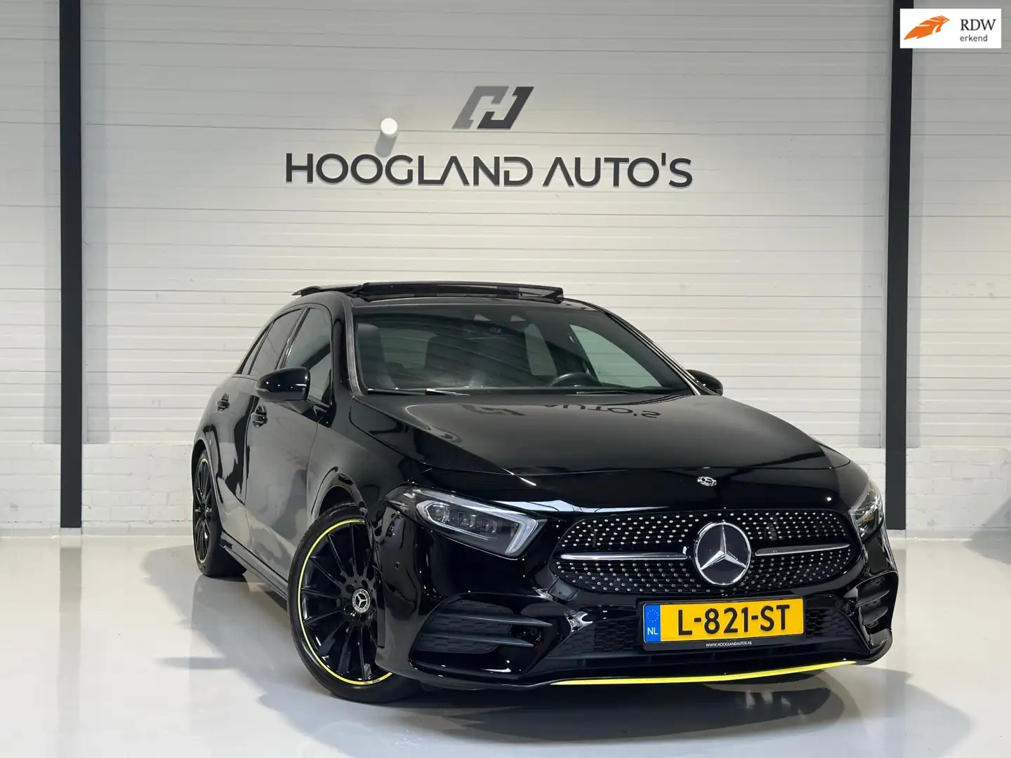 Mercedes-Benz A 220 4MATIC Premium Plus 2019 Pano/Sfeerverlichting Zwart - 1