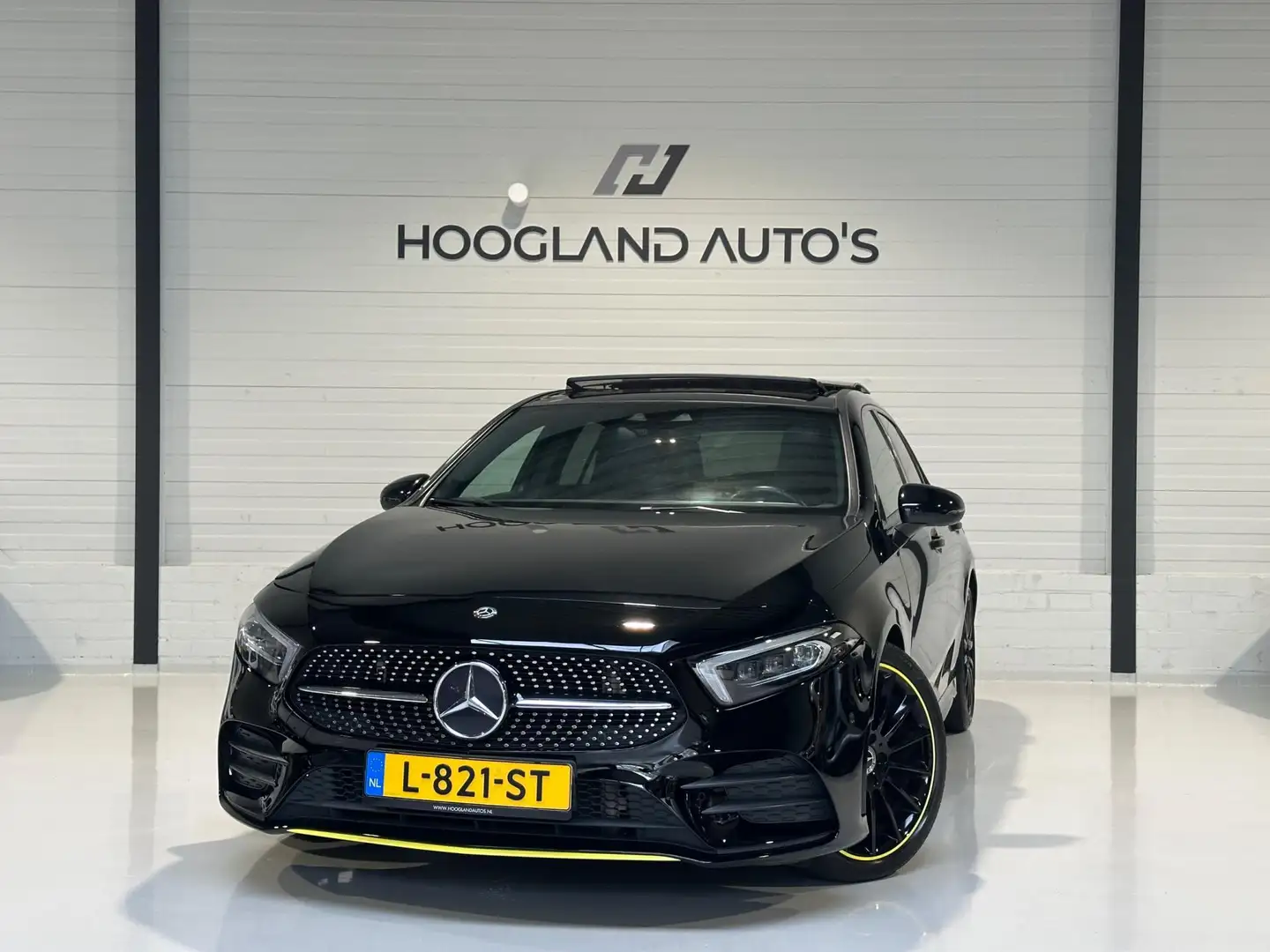 Mercedes-Benz A 220 4MATIC Premium Plus 2019 Pano/Sfeerverlichting Zwart - 2