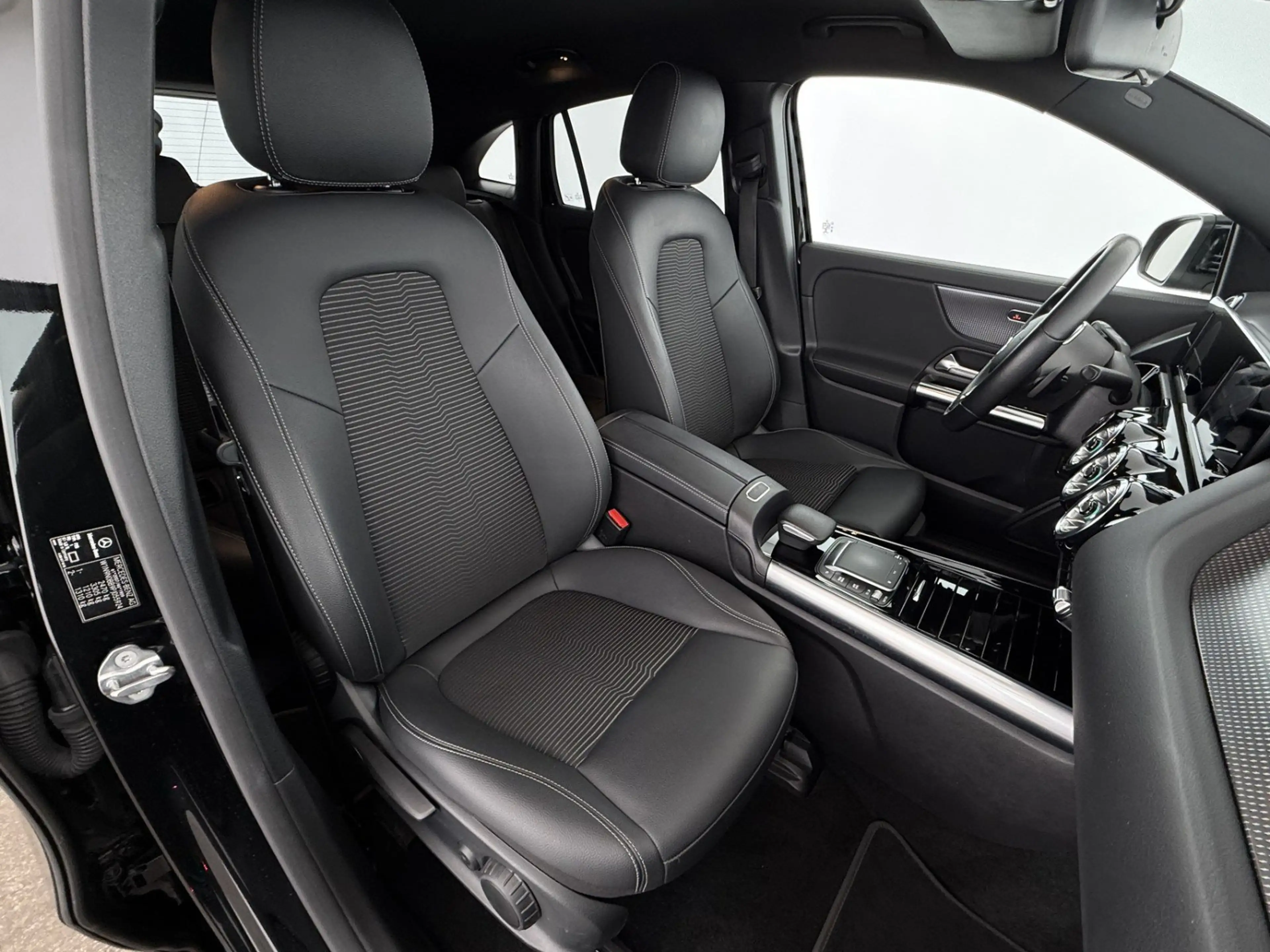 Mercedes-Benz EQA 250 Progressive Aut LED LEDER NAVI R-KAMERA — photo 15