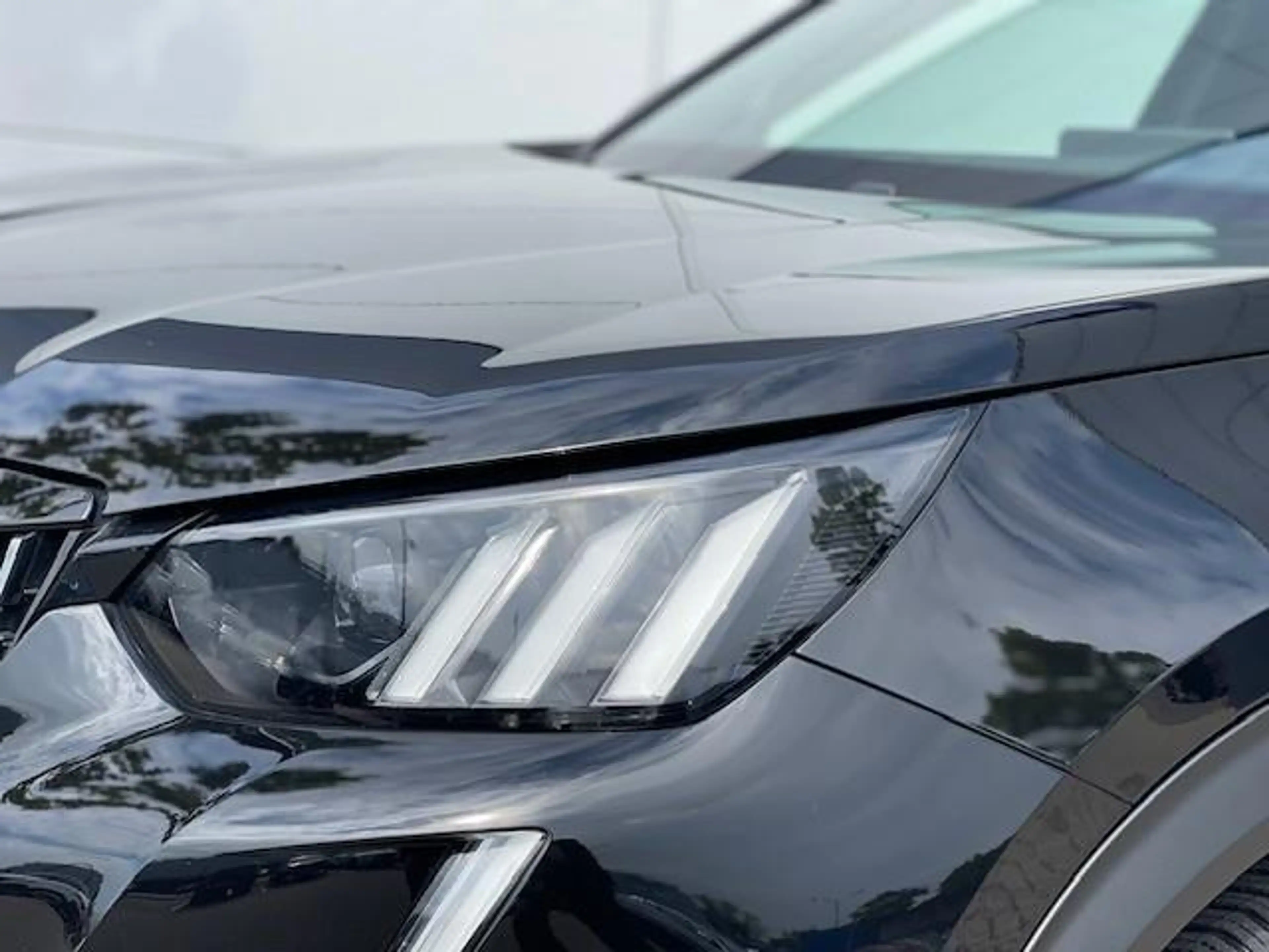 Peugeot e-2008 EV GT 50 kWh — photo 7