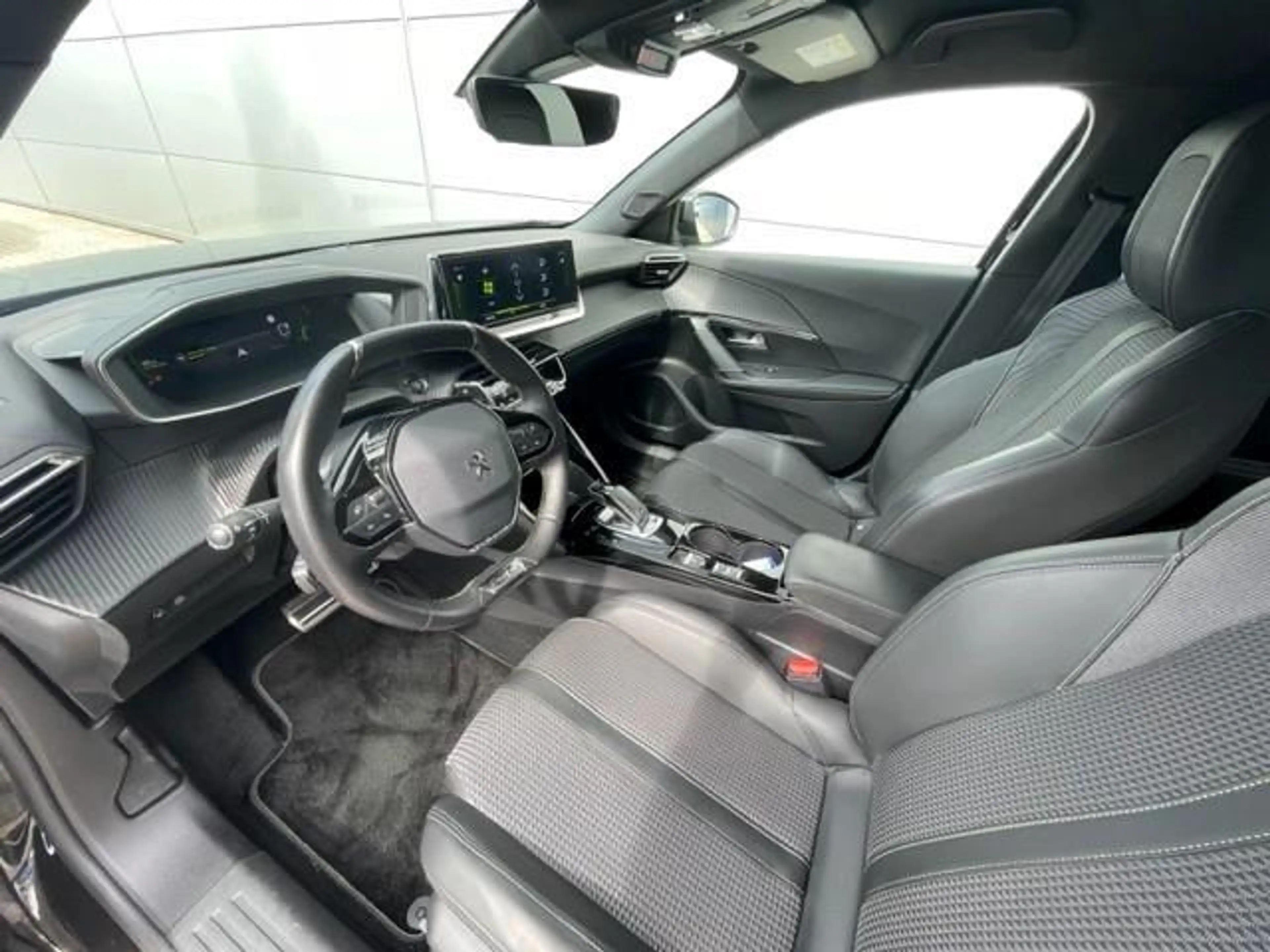 Peugeot e-2008 EV GT 50 kWh — photo 8