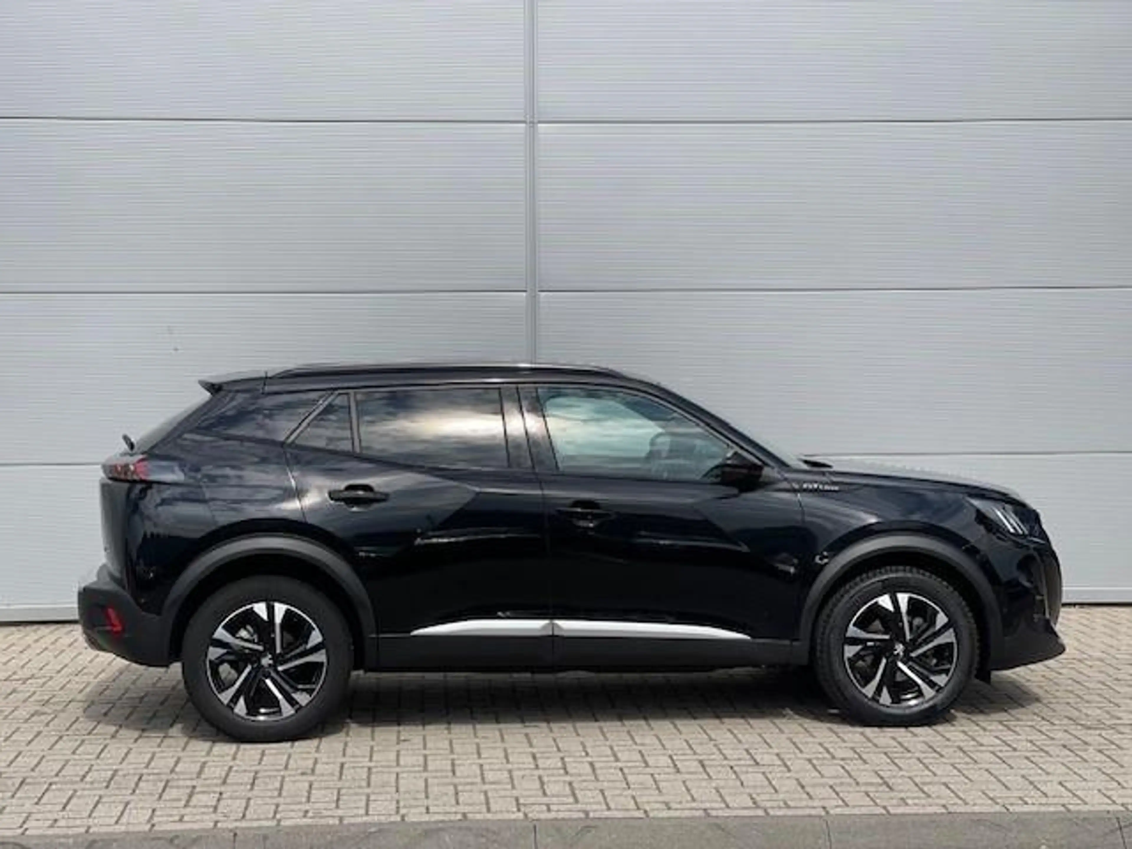Peugeot e-2008 EV GT 50 kWh — photo 6