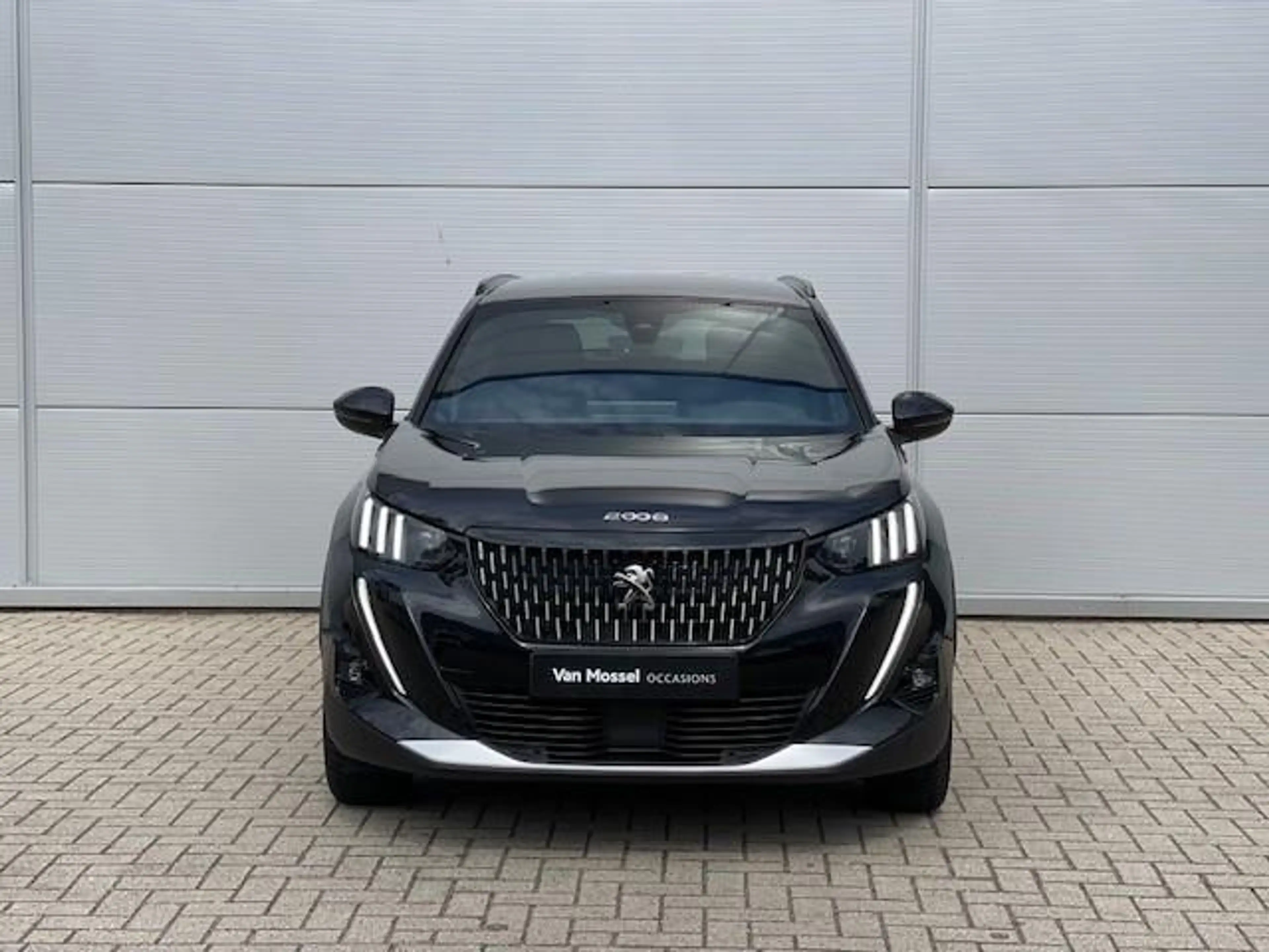 Peugeot e-2008 EV GT 50 kWh — photo 3