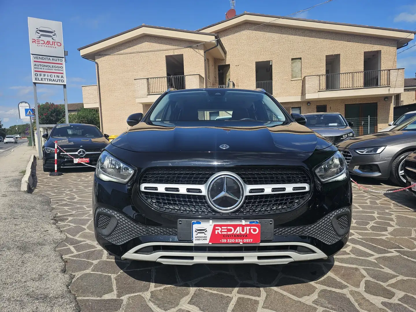 Mercedes-Benz GLA 200 GLA-H247 2020 d Executive auto Nero - 2