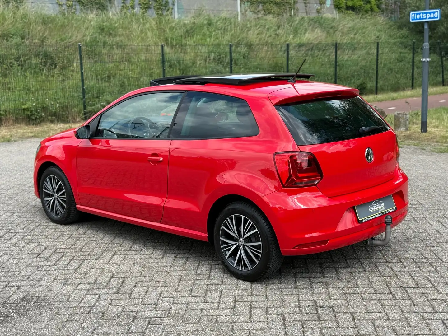 Volkswagen Polo 1.0 High Line PANO I CRUISE I TREKHAAK I UNIEK I B Rouge - 2