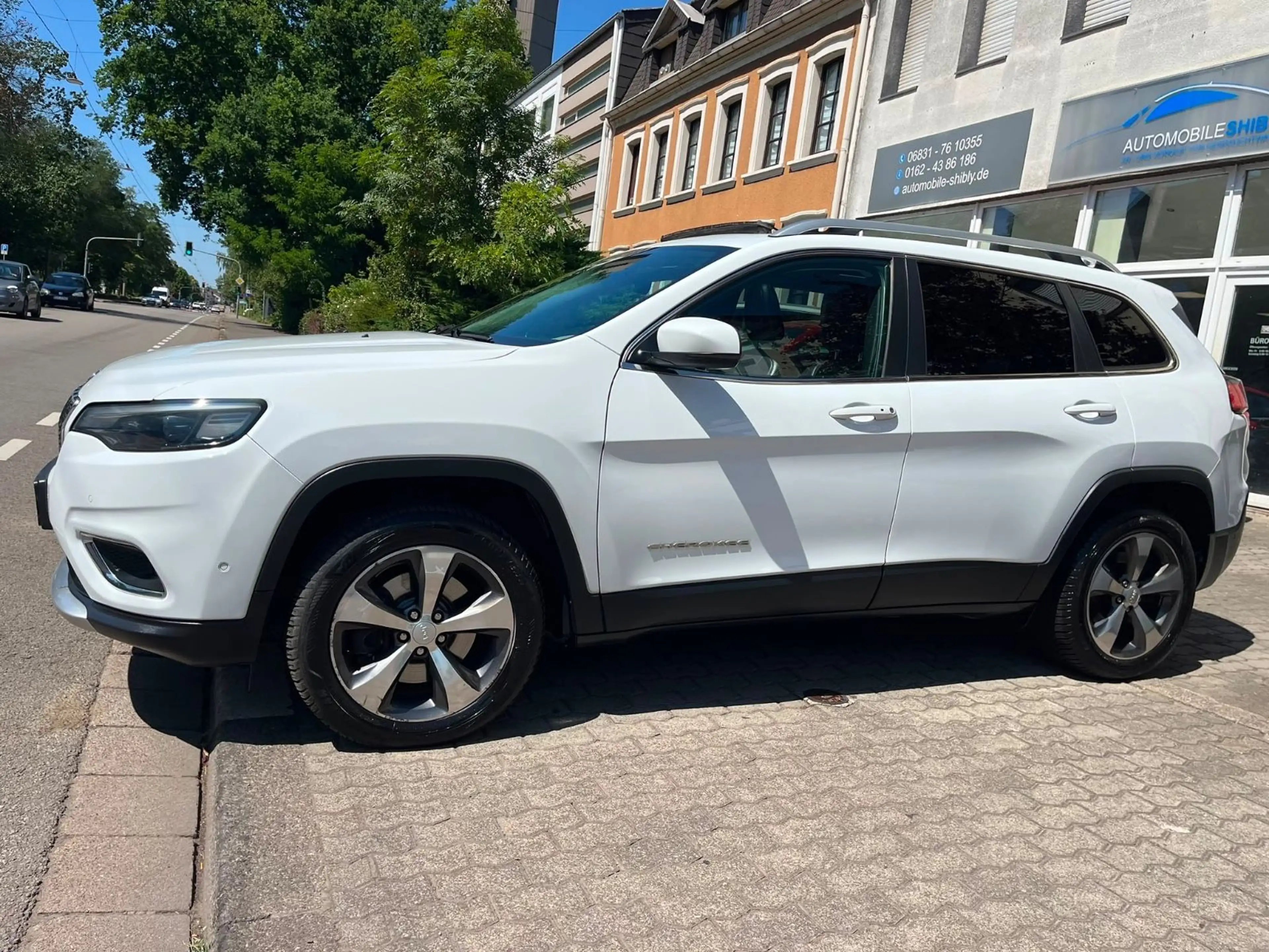Jeep Cherokee Limited 4WD Aut. Leder, PANORAMA — photo 5