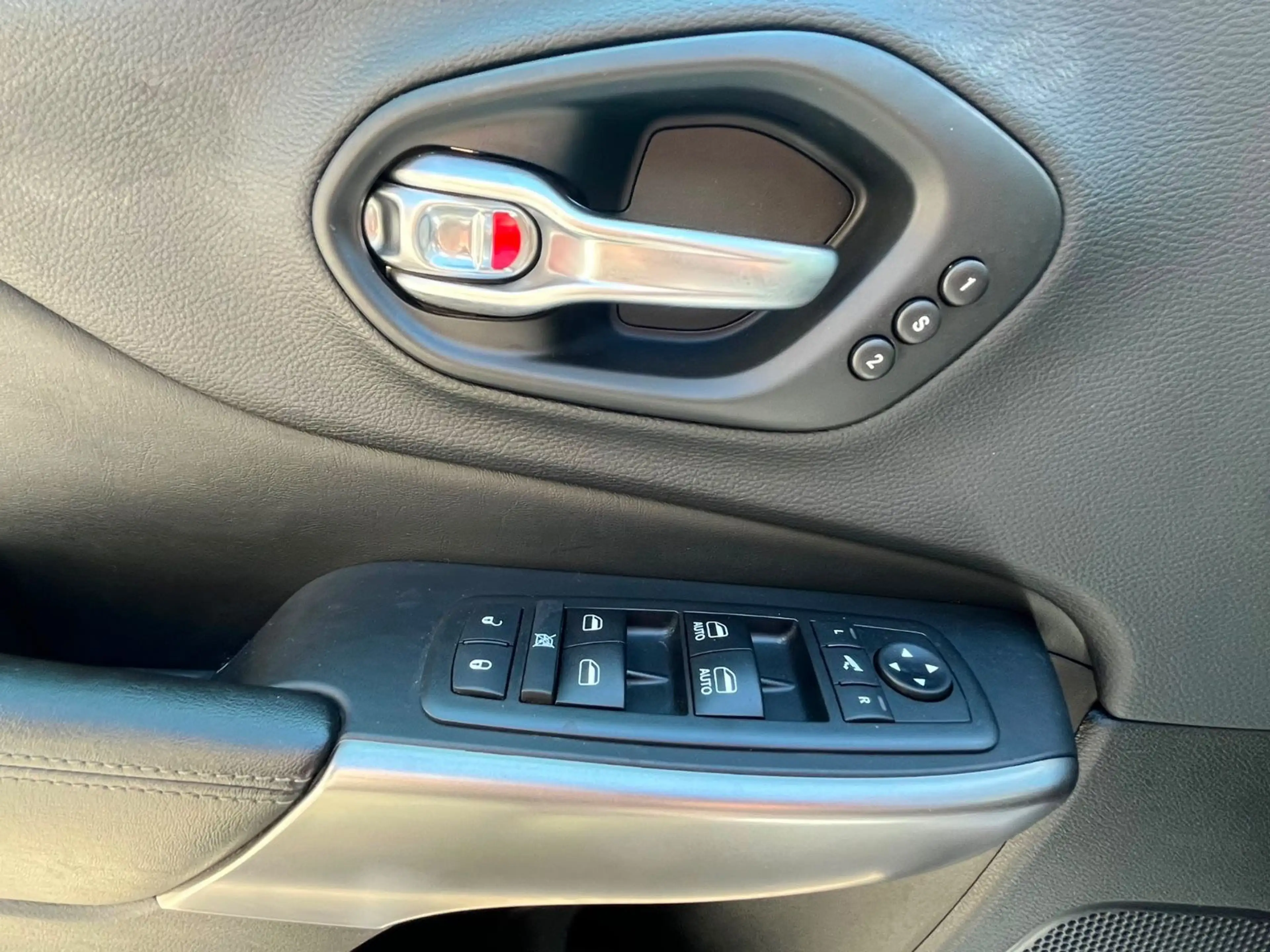 Jeep Cherokee Limited 4WD Aut. Leder, PANORAMA — photo 15